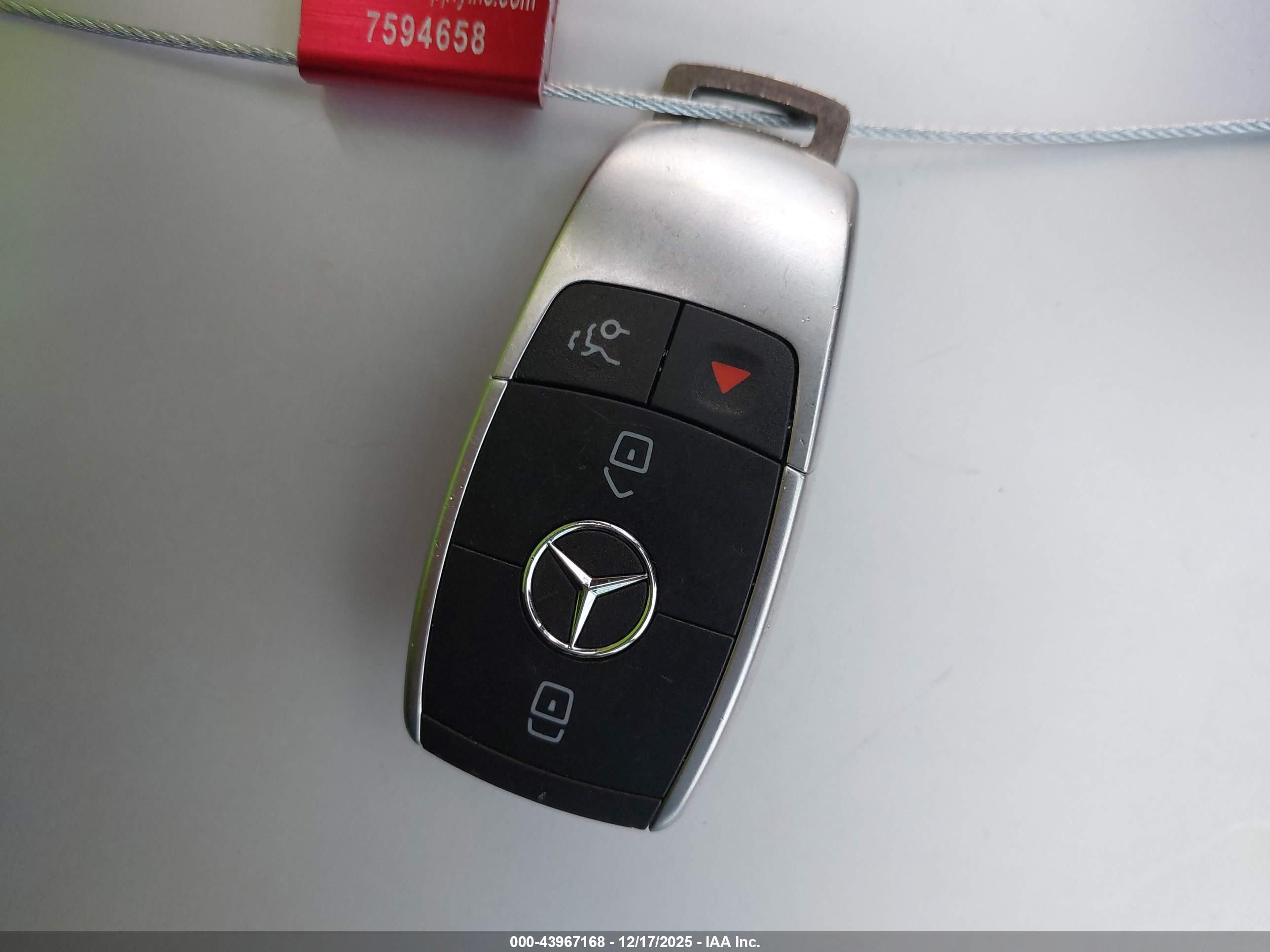 MERCEDES-BENZ C image 11