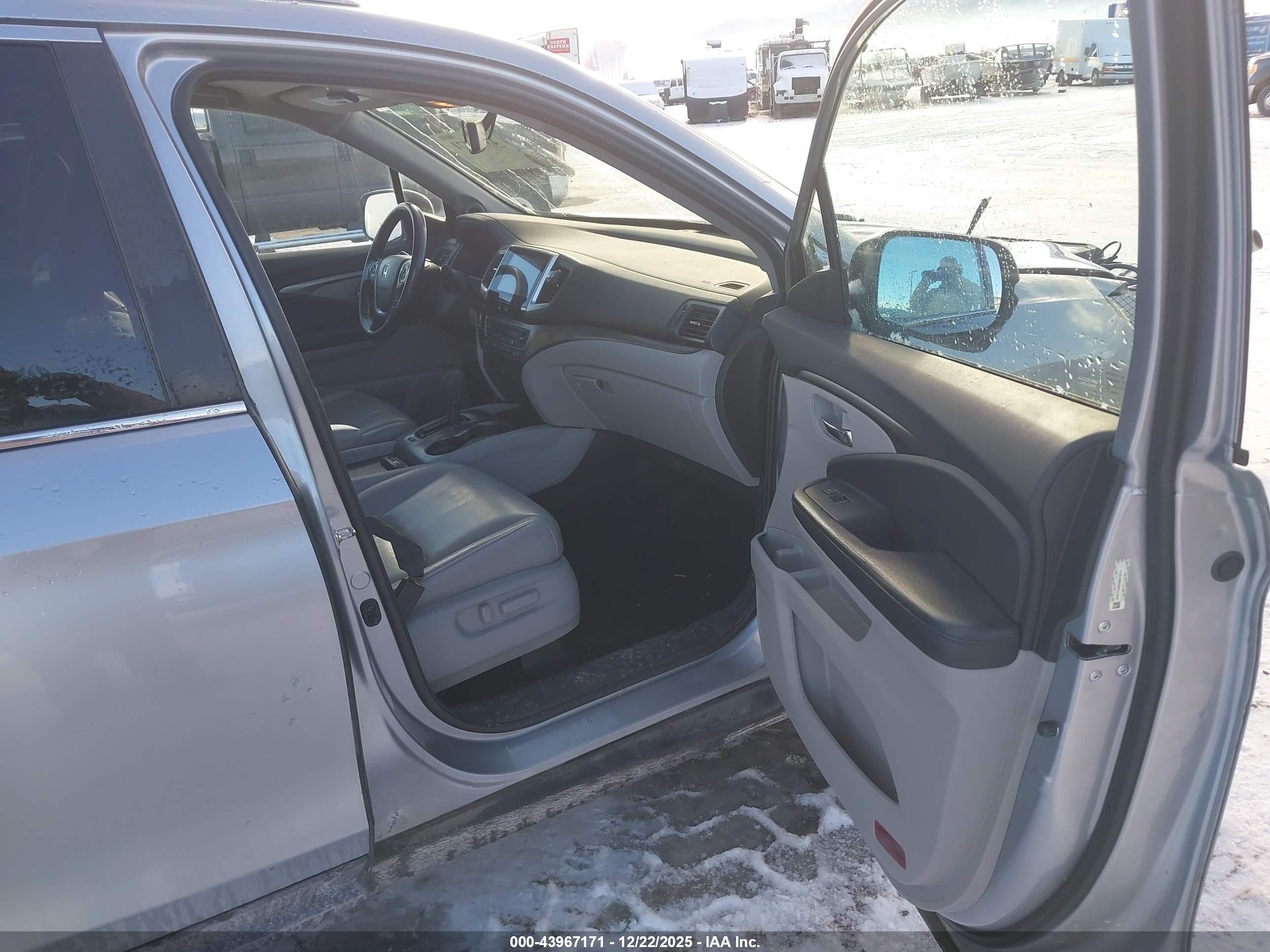 HONDA PILOT image 5