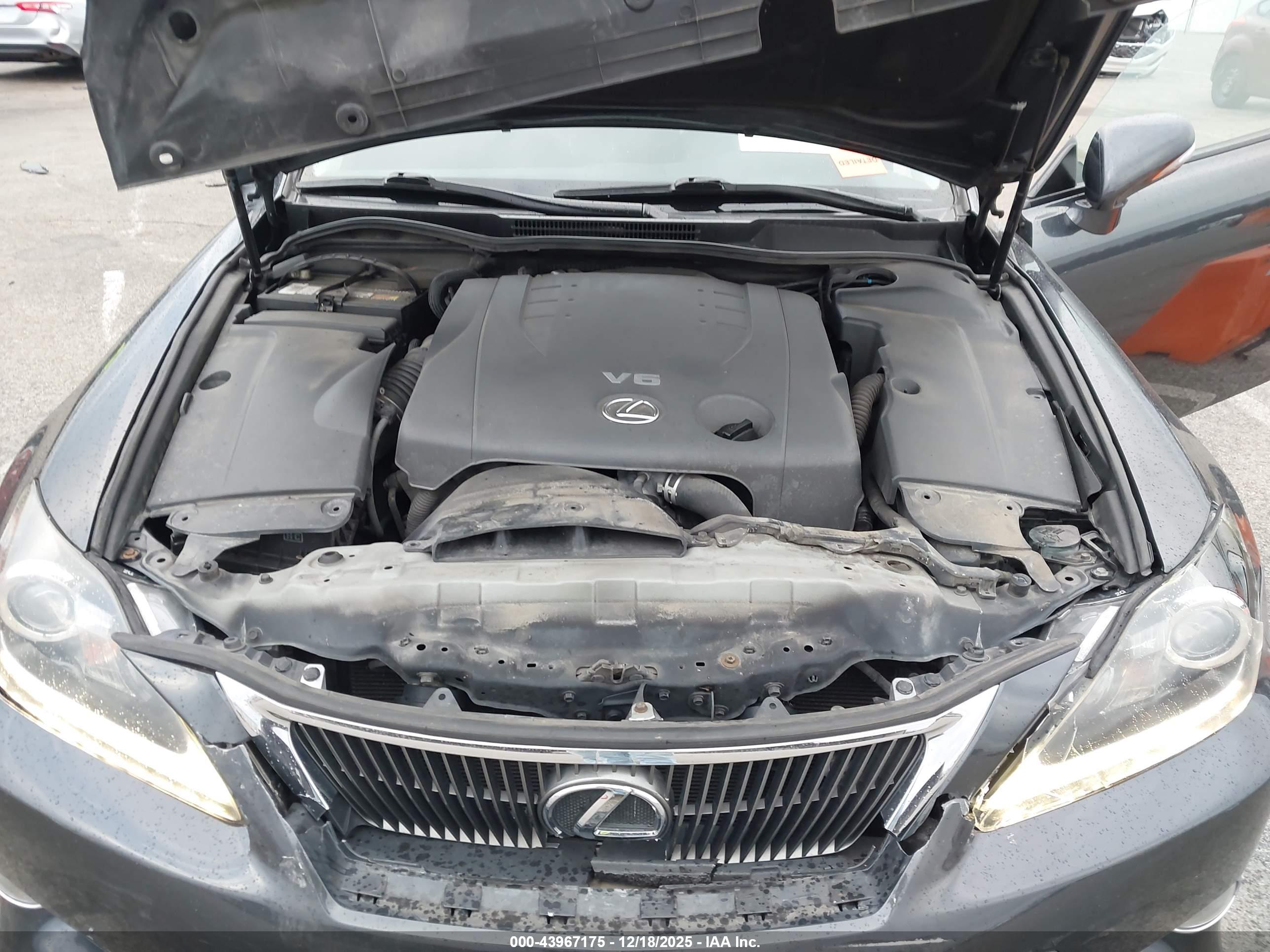 LEXUS IS image 10