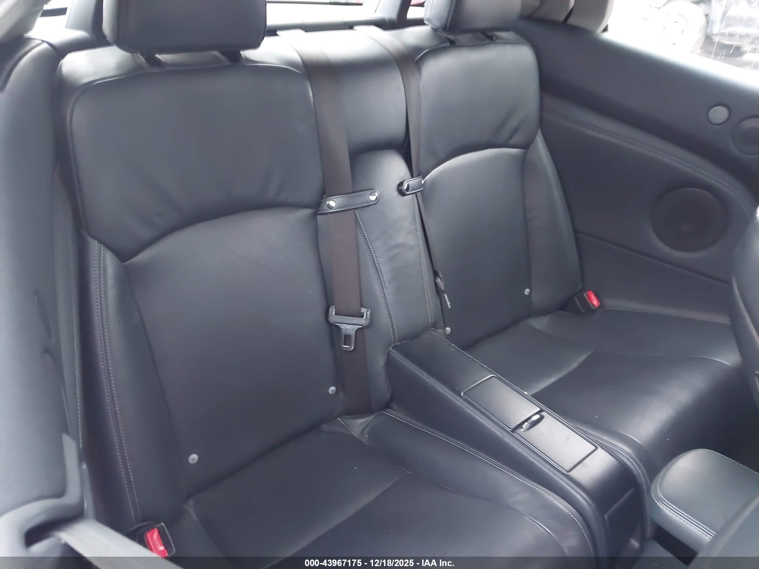LEXUS IS image 8