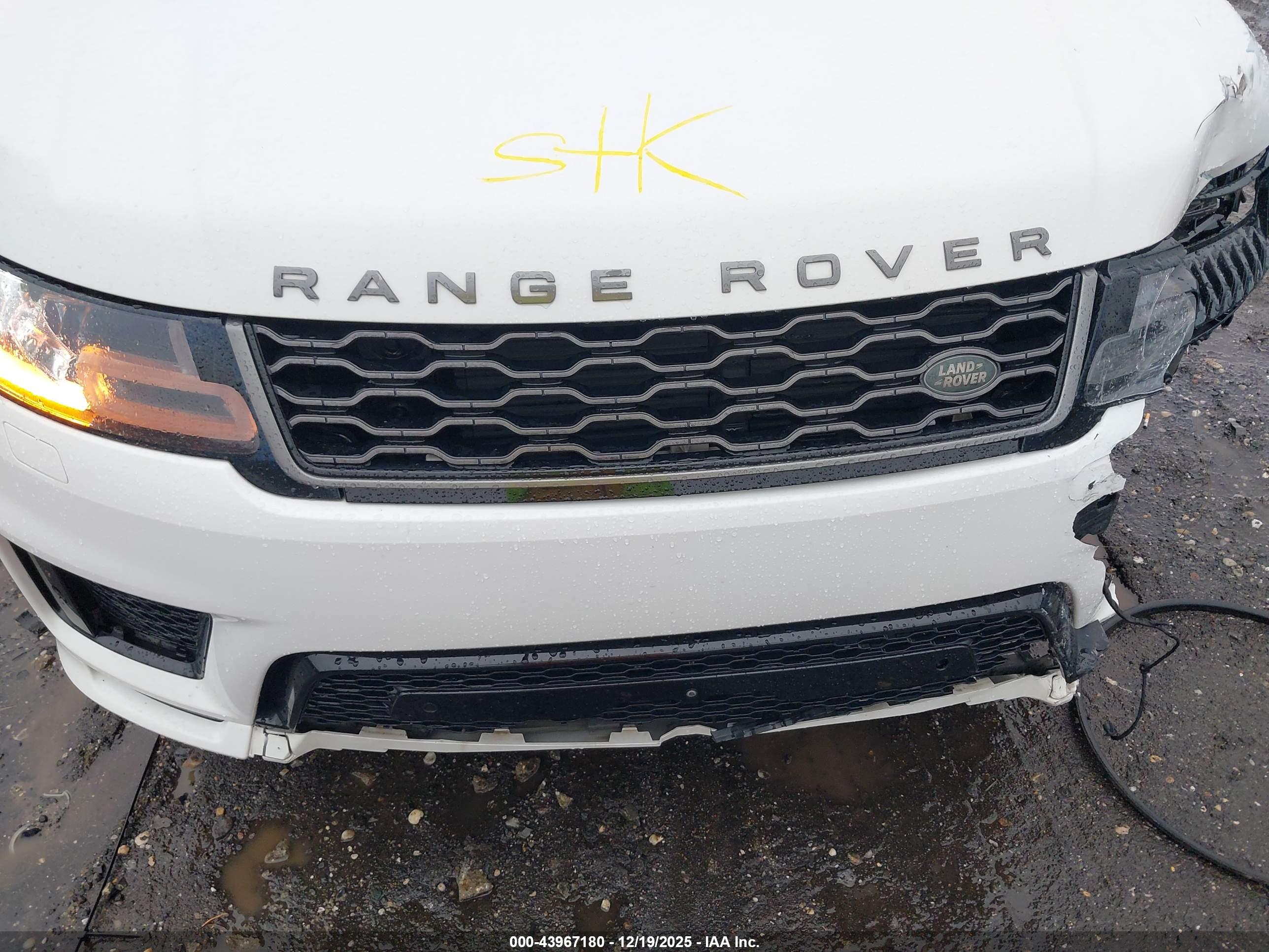 LAND ROVER image 10