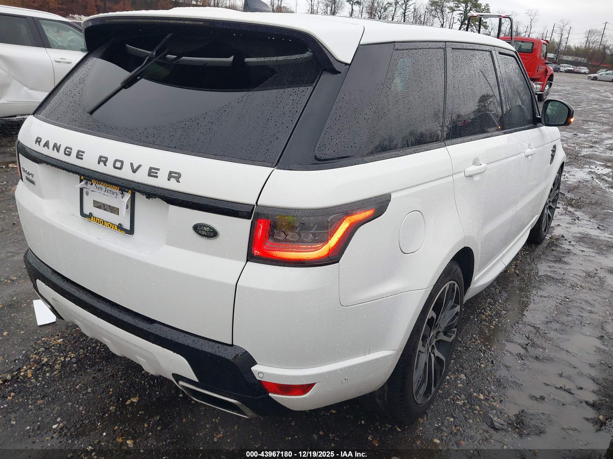 LAND ROVER image 4