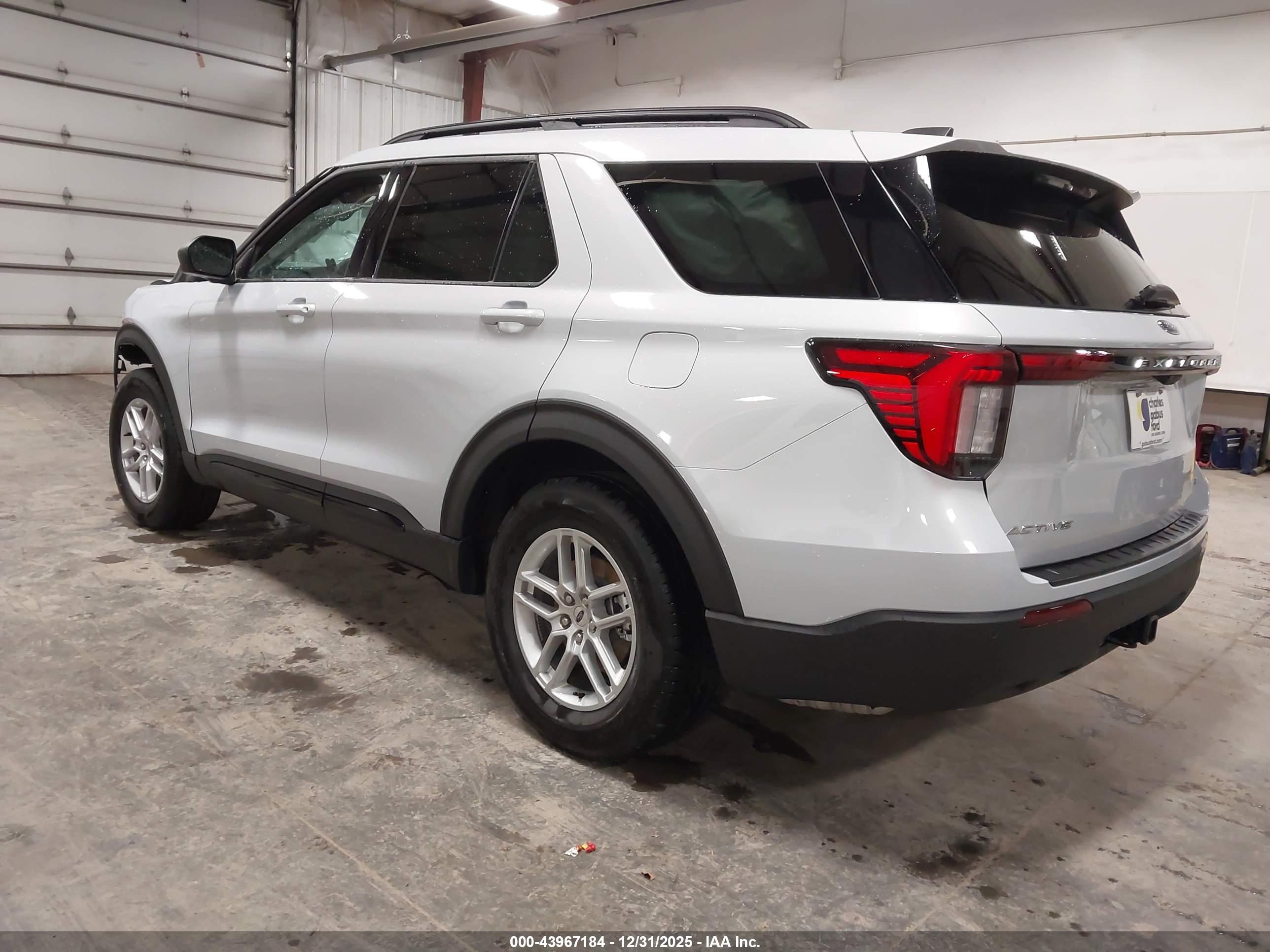 FORD EXPLORER image 3
