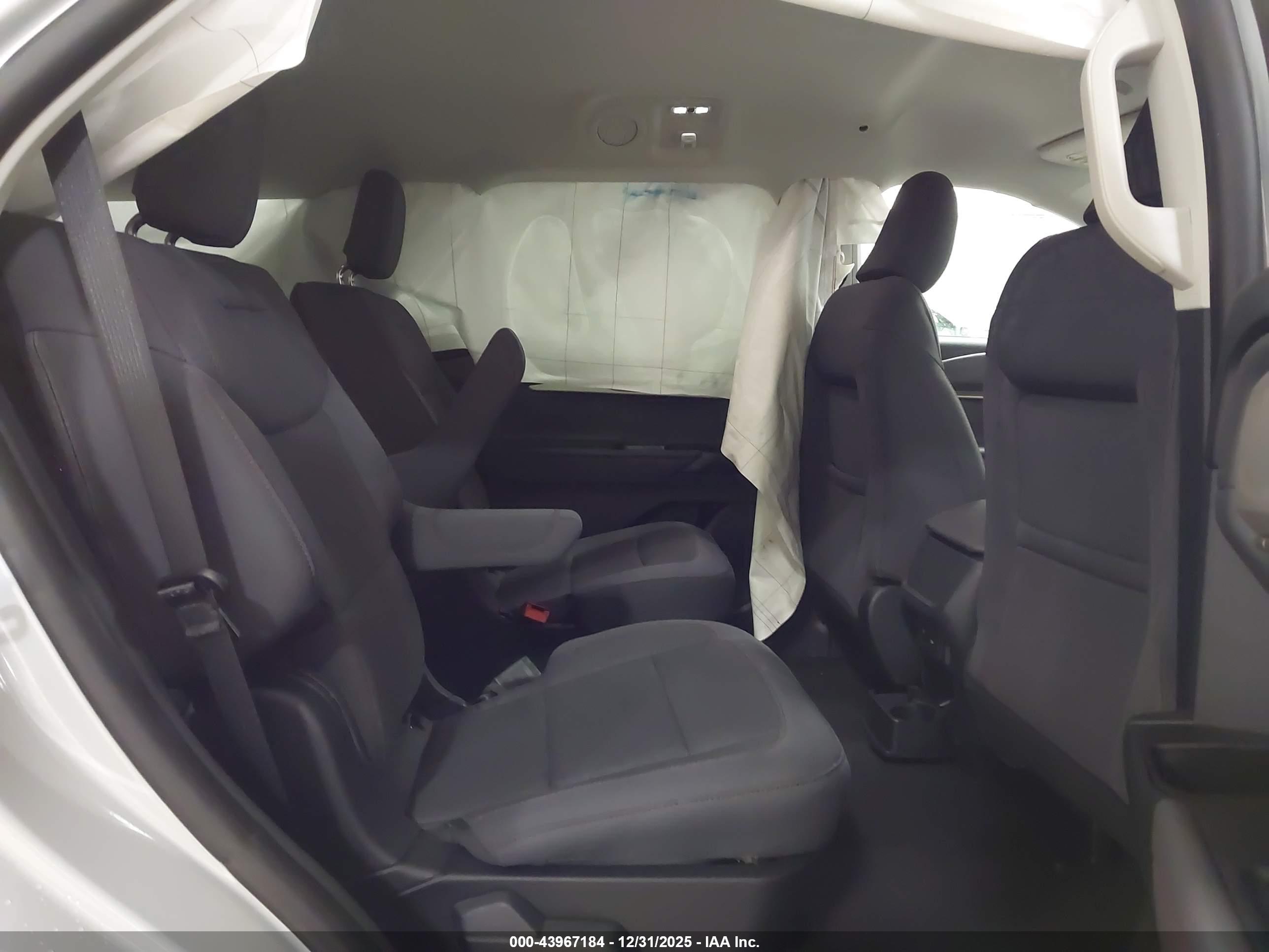 FORD EXPLORER image 8
