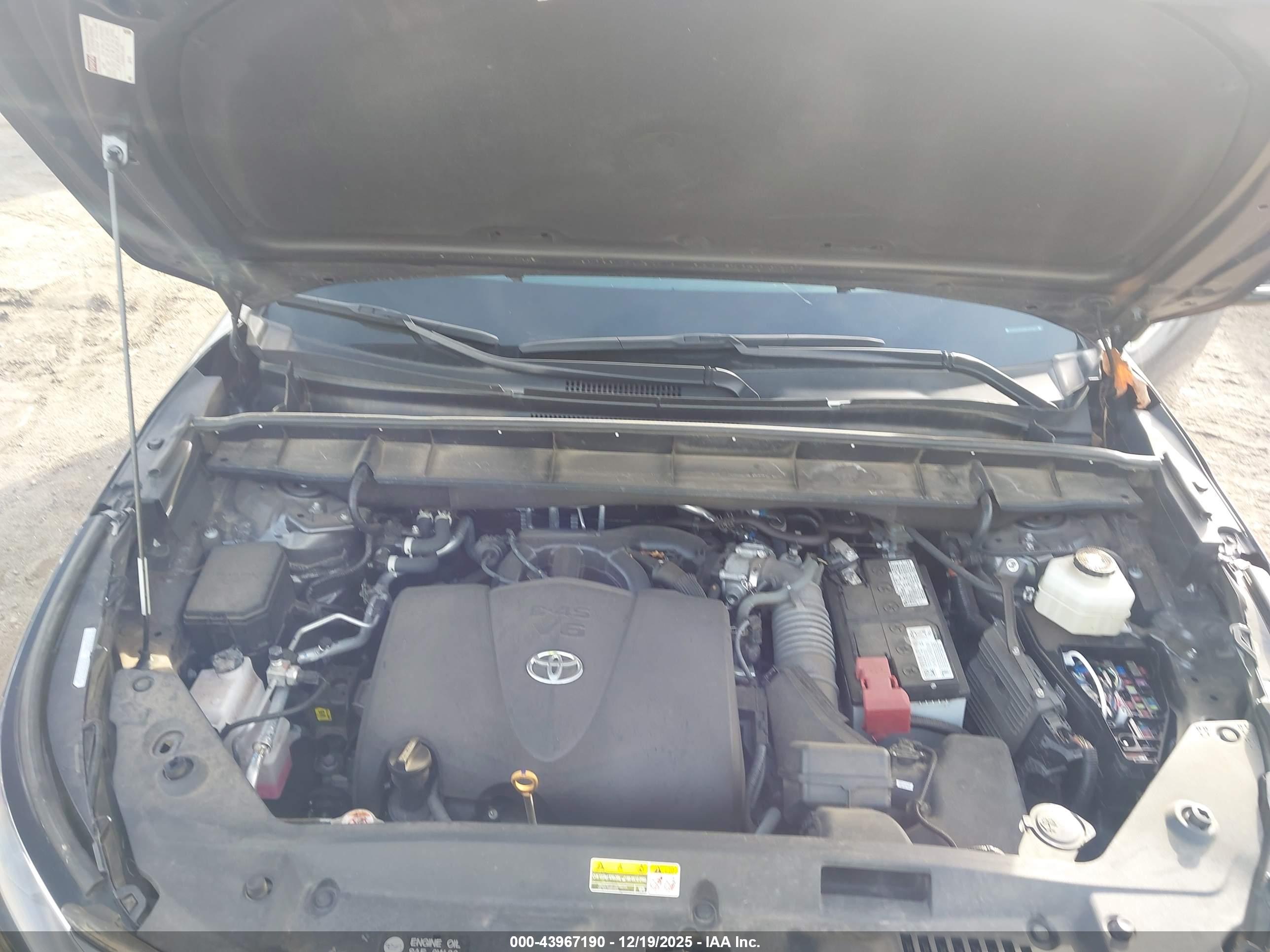 TOYOTA HIGHLANDER image 10