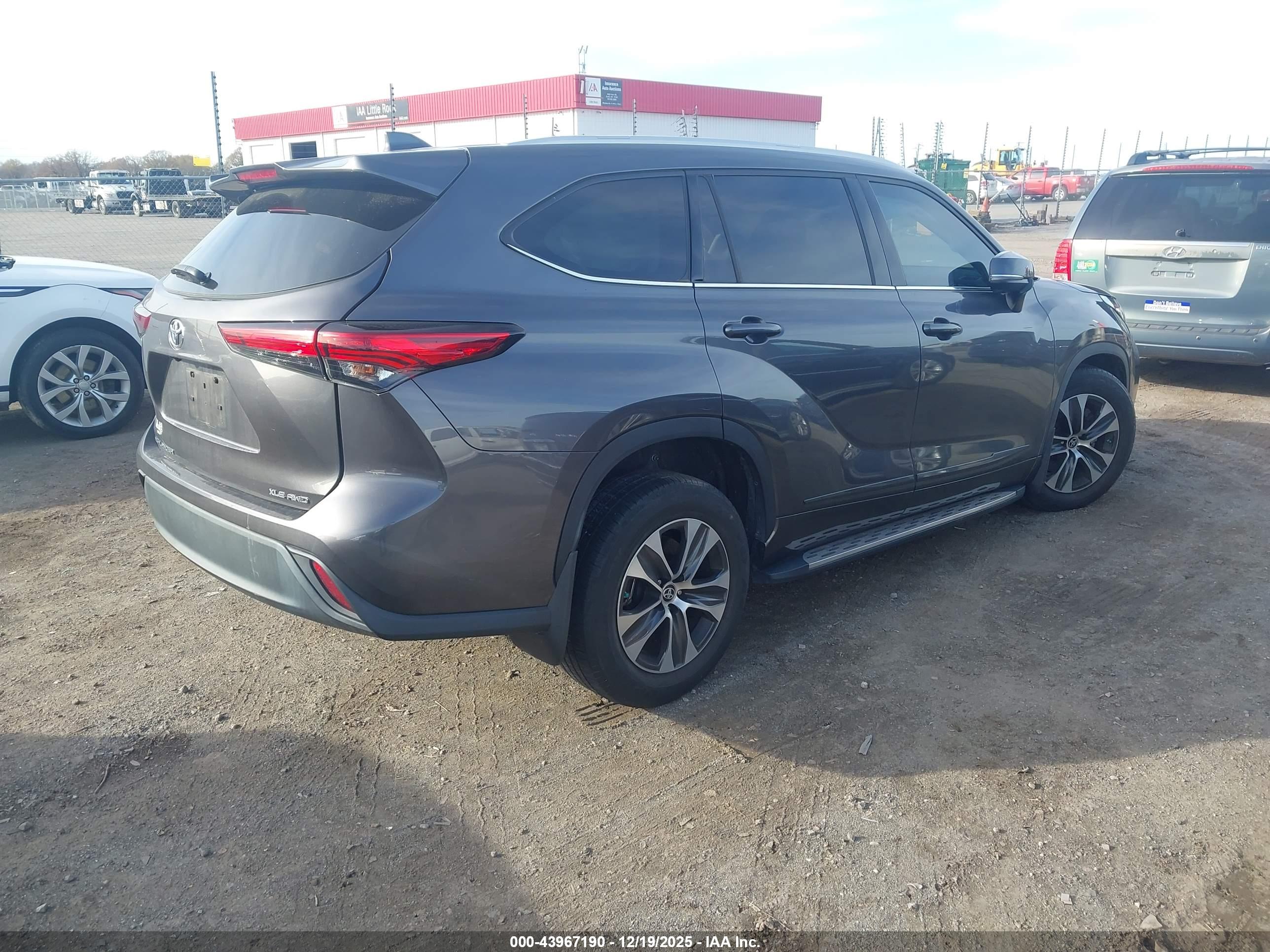 TOYOTA HIGHLANDER image 4