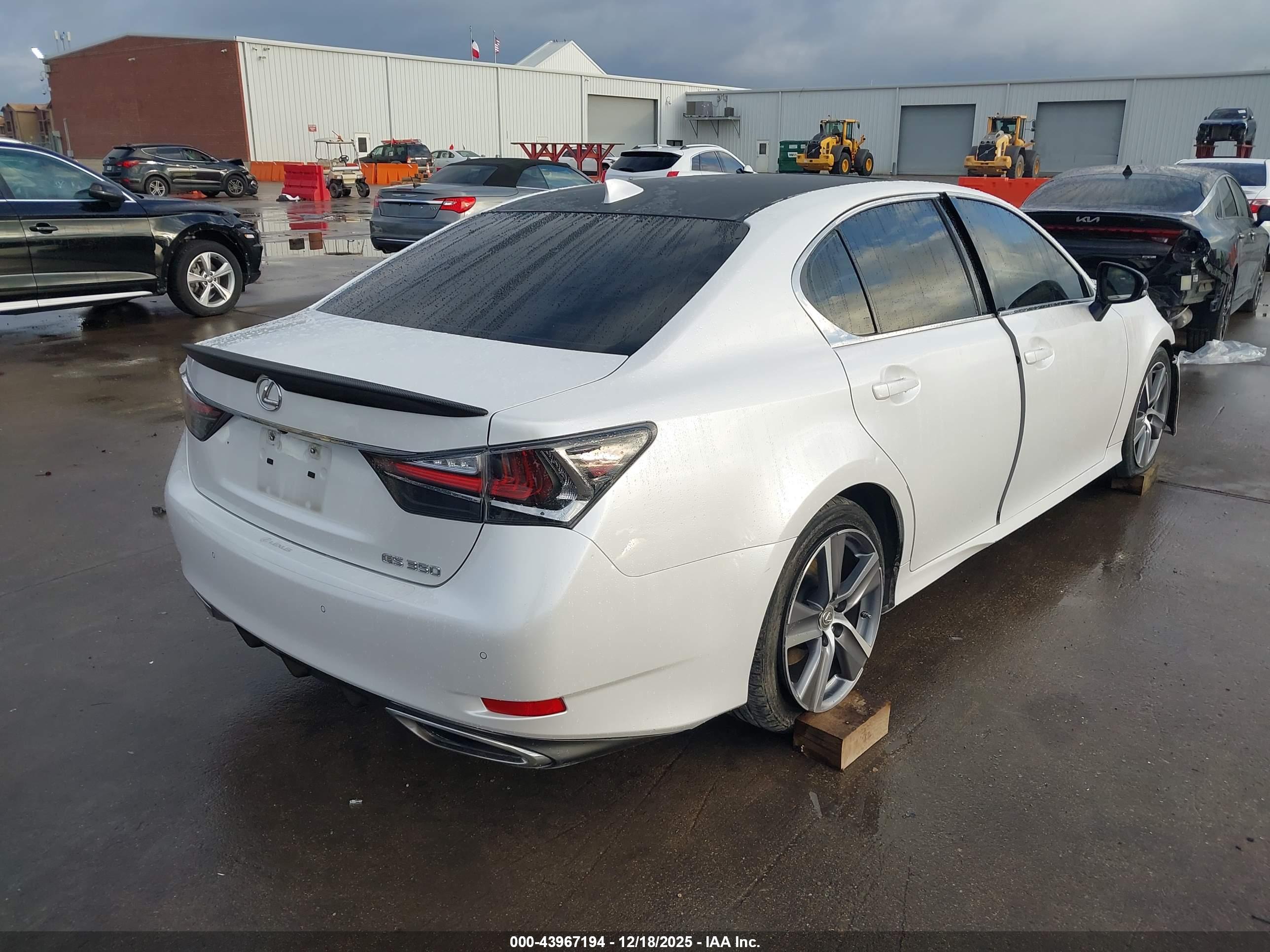 LEXUS GS image 4