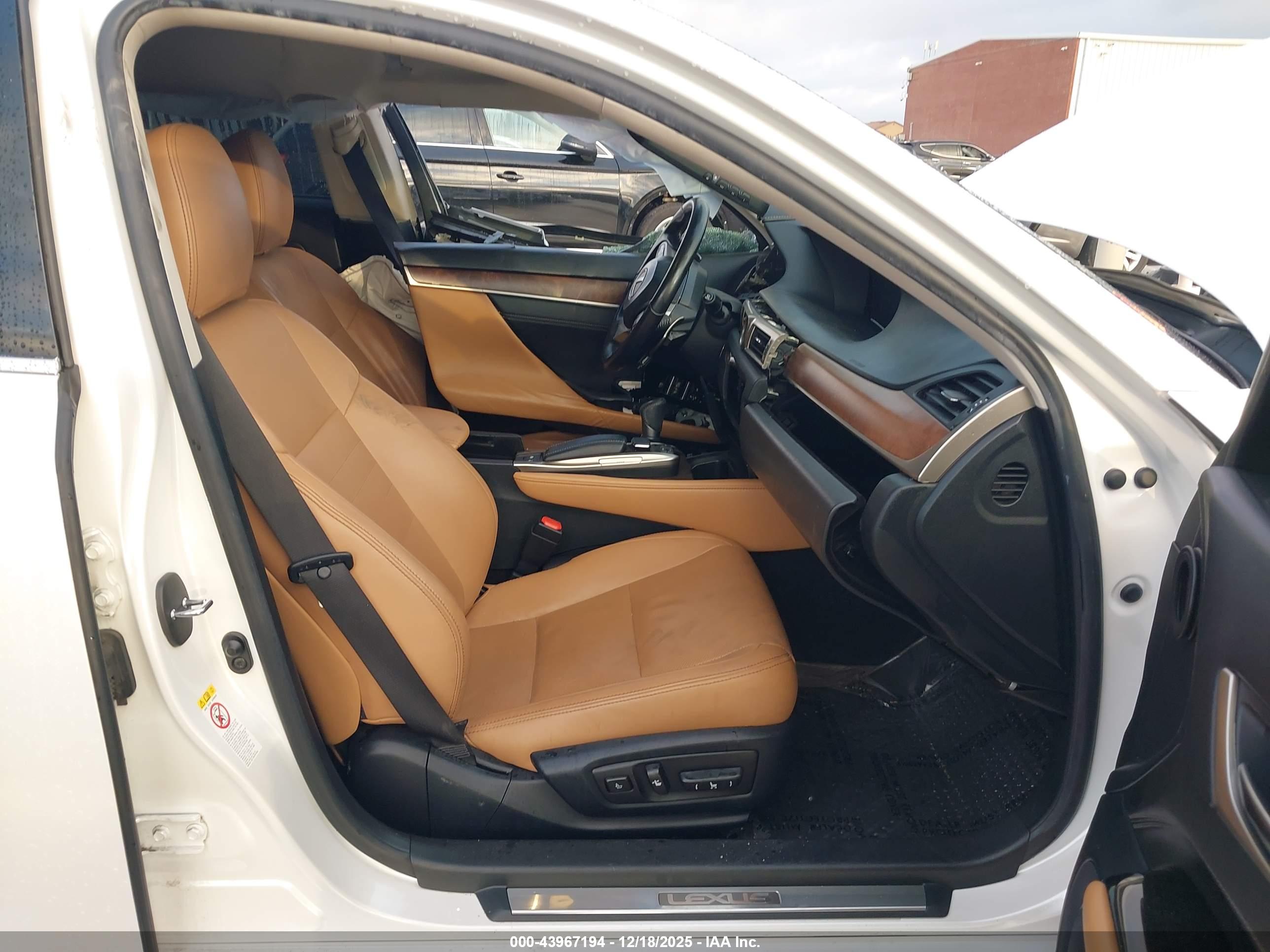 LEXUS GS image 5