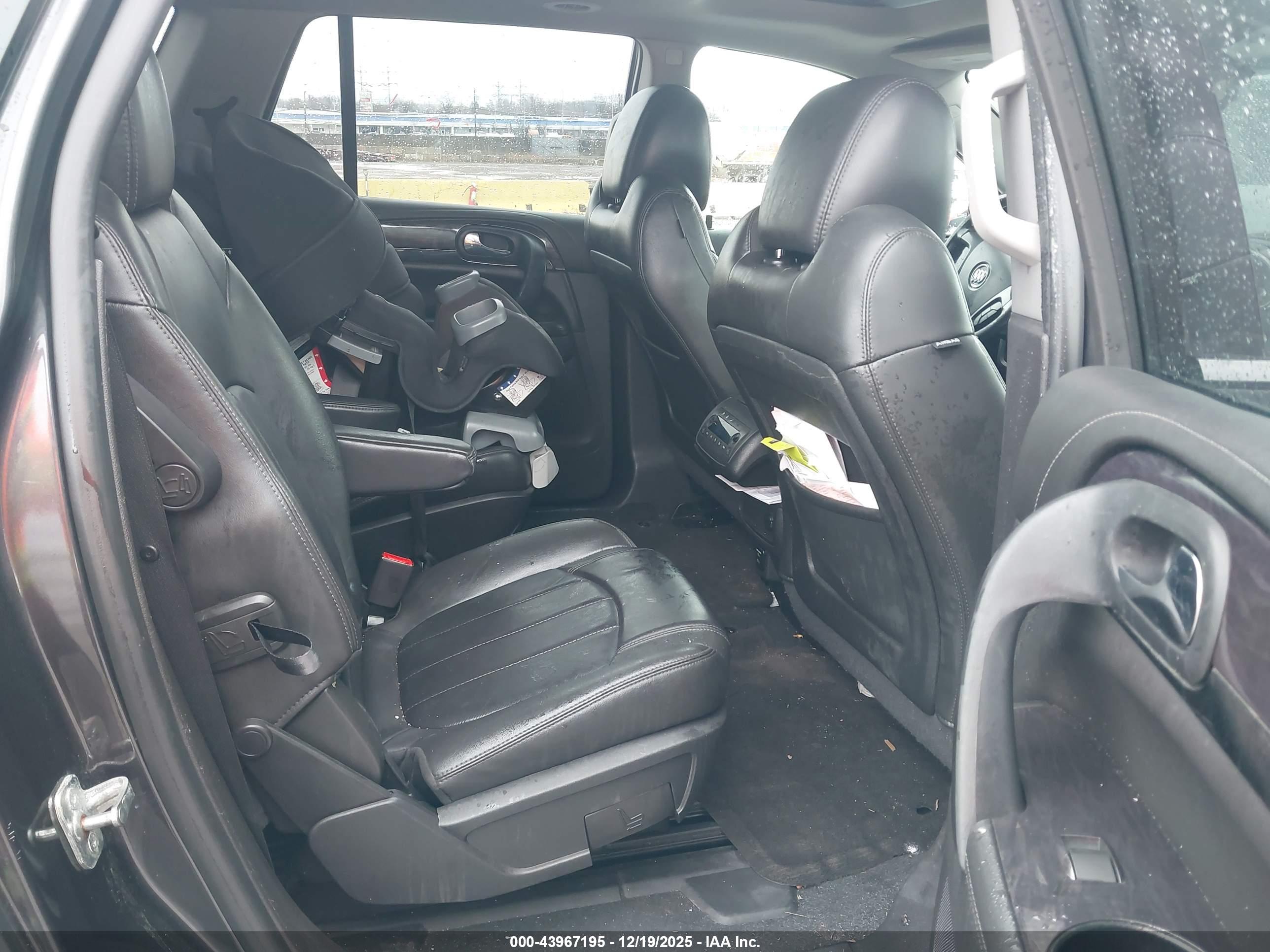 BUICK ENCLAVE image 8