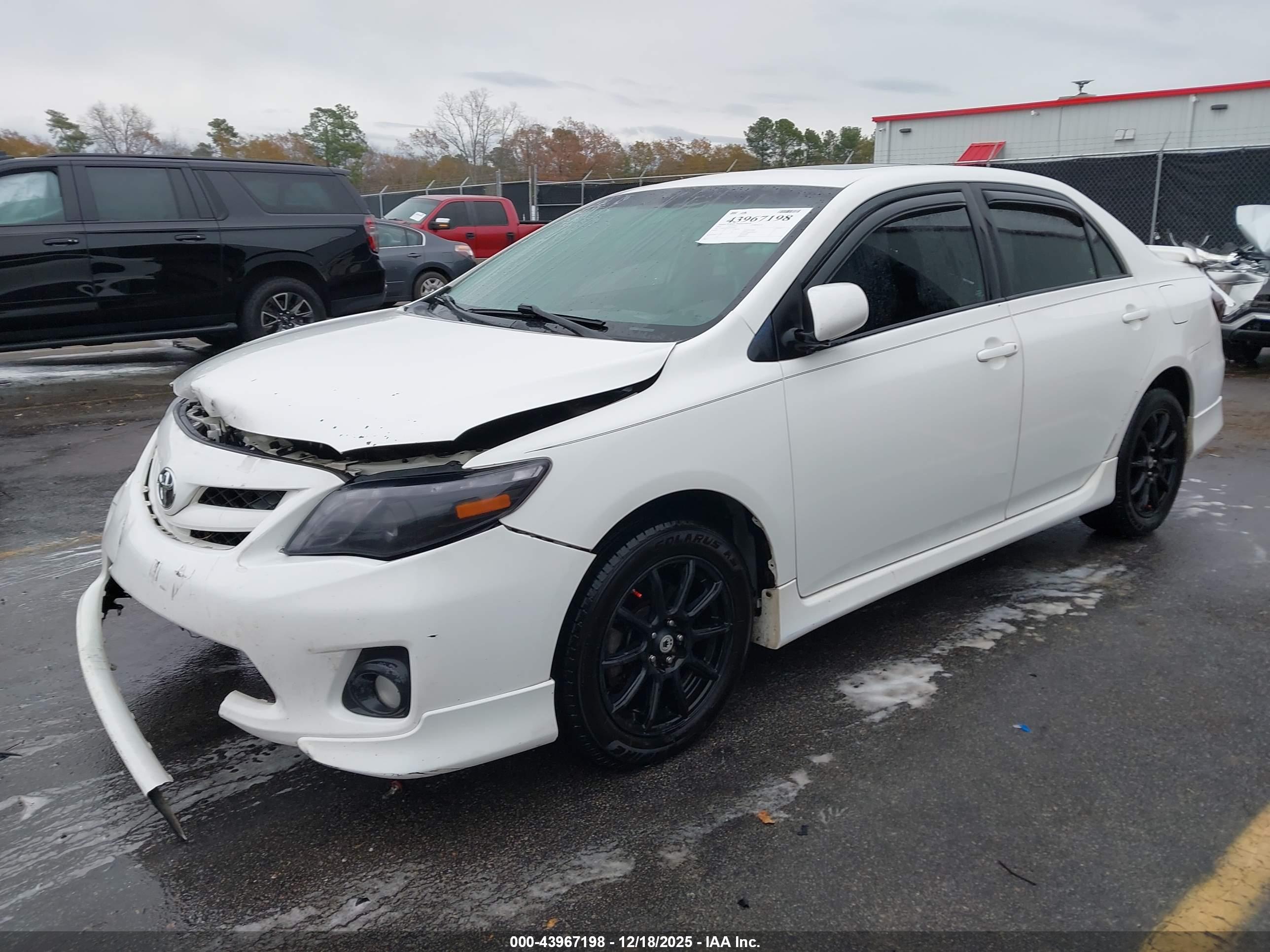 TOYOTA COROLLA image 2