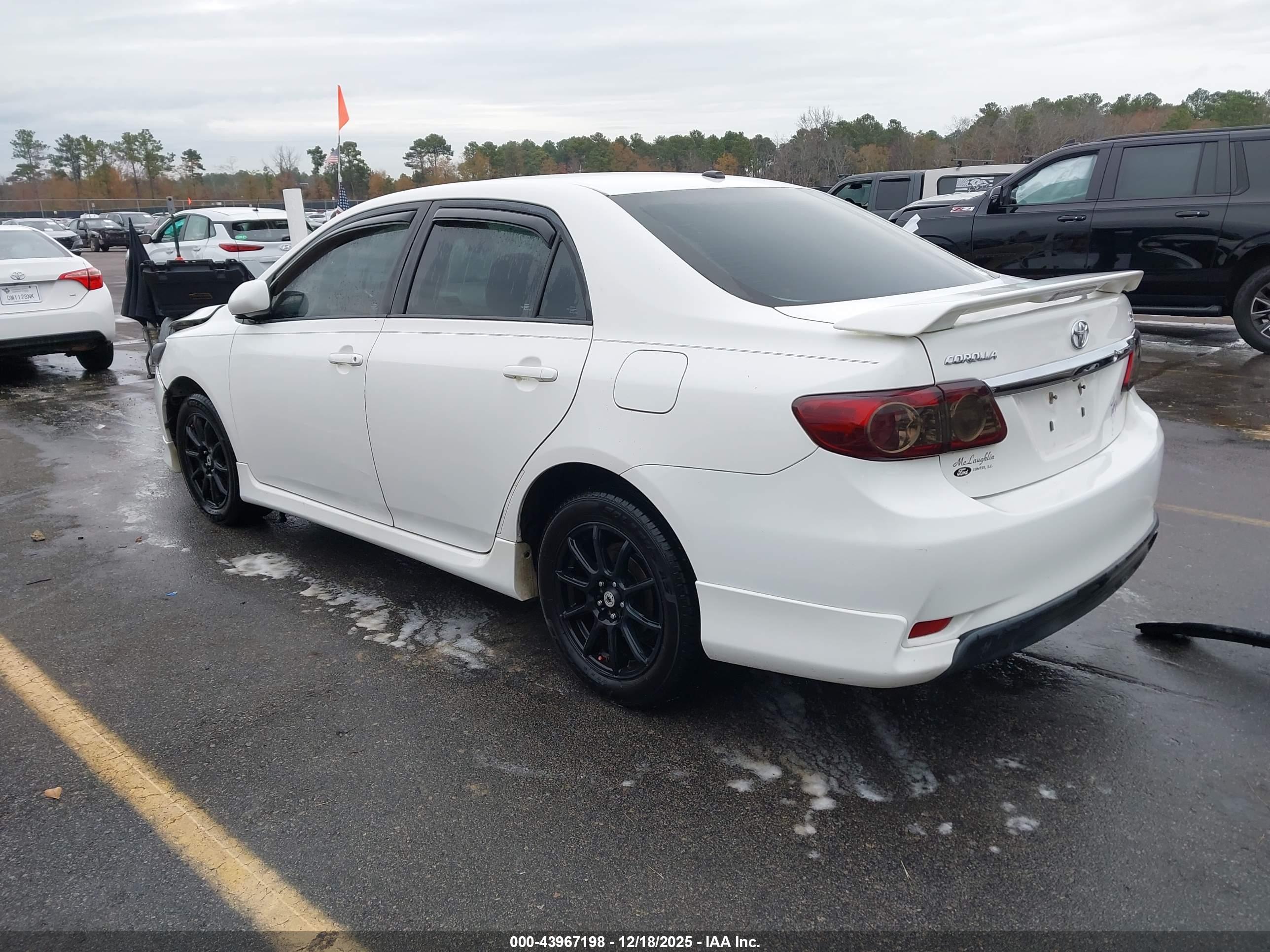 TOYOTA COROLLA image 3