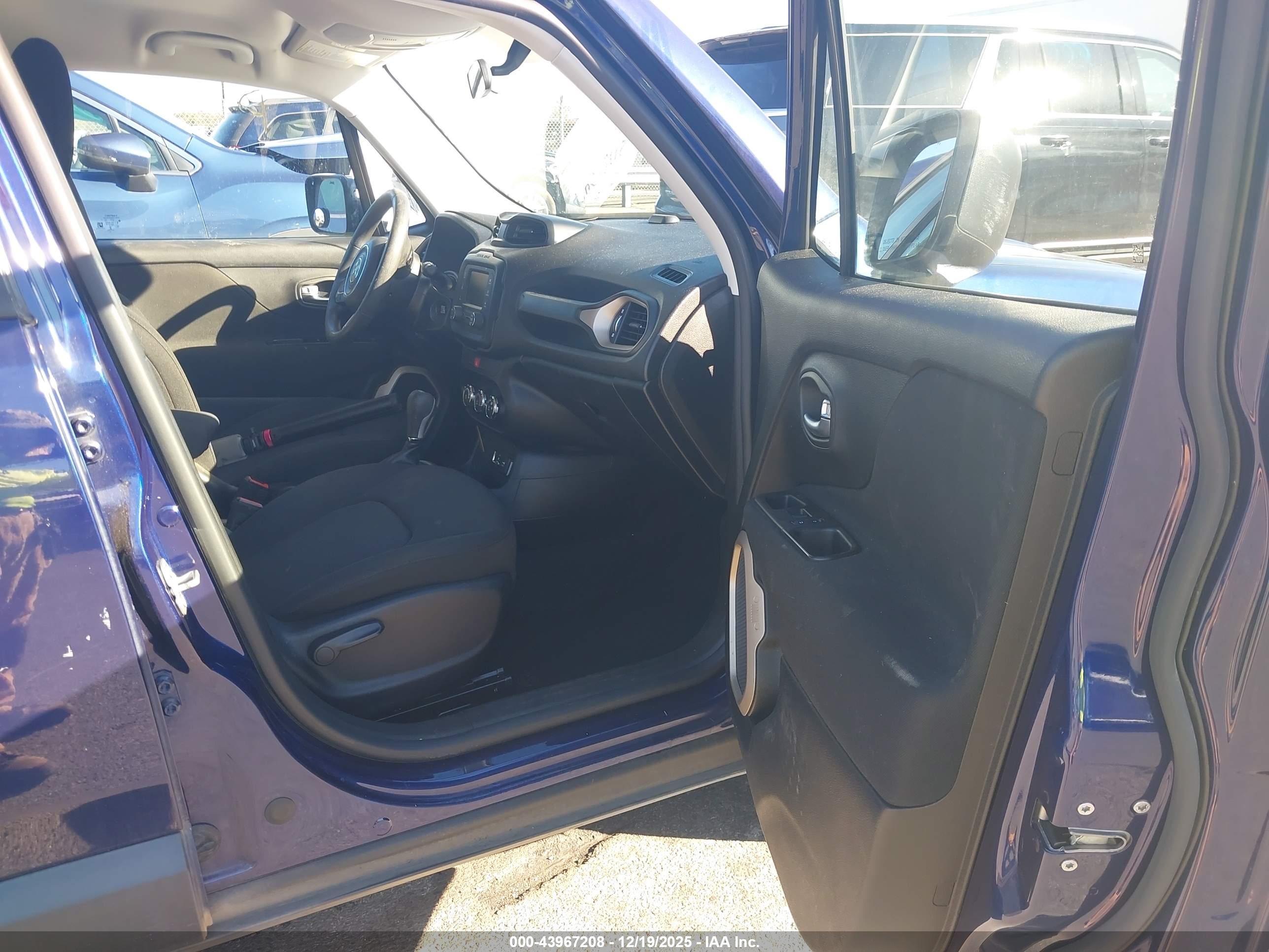 JEEP RENEGADE image 5