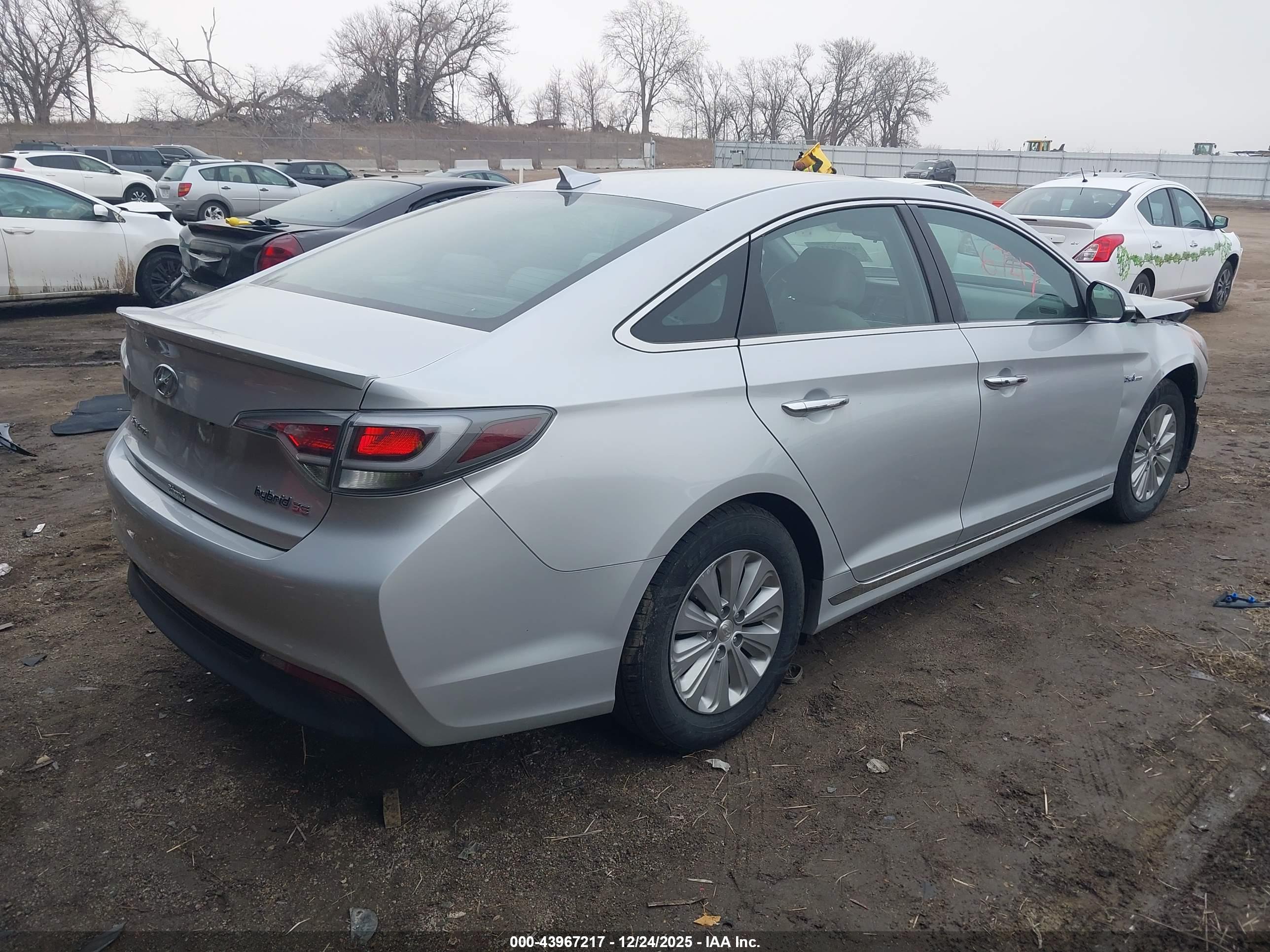 HYUNDAI SONATA image 4