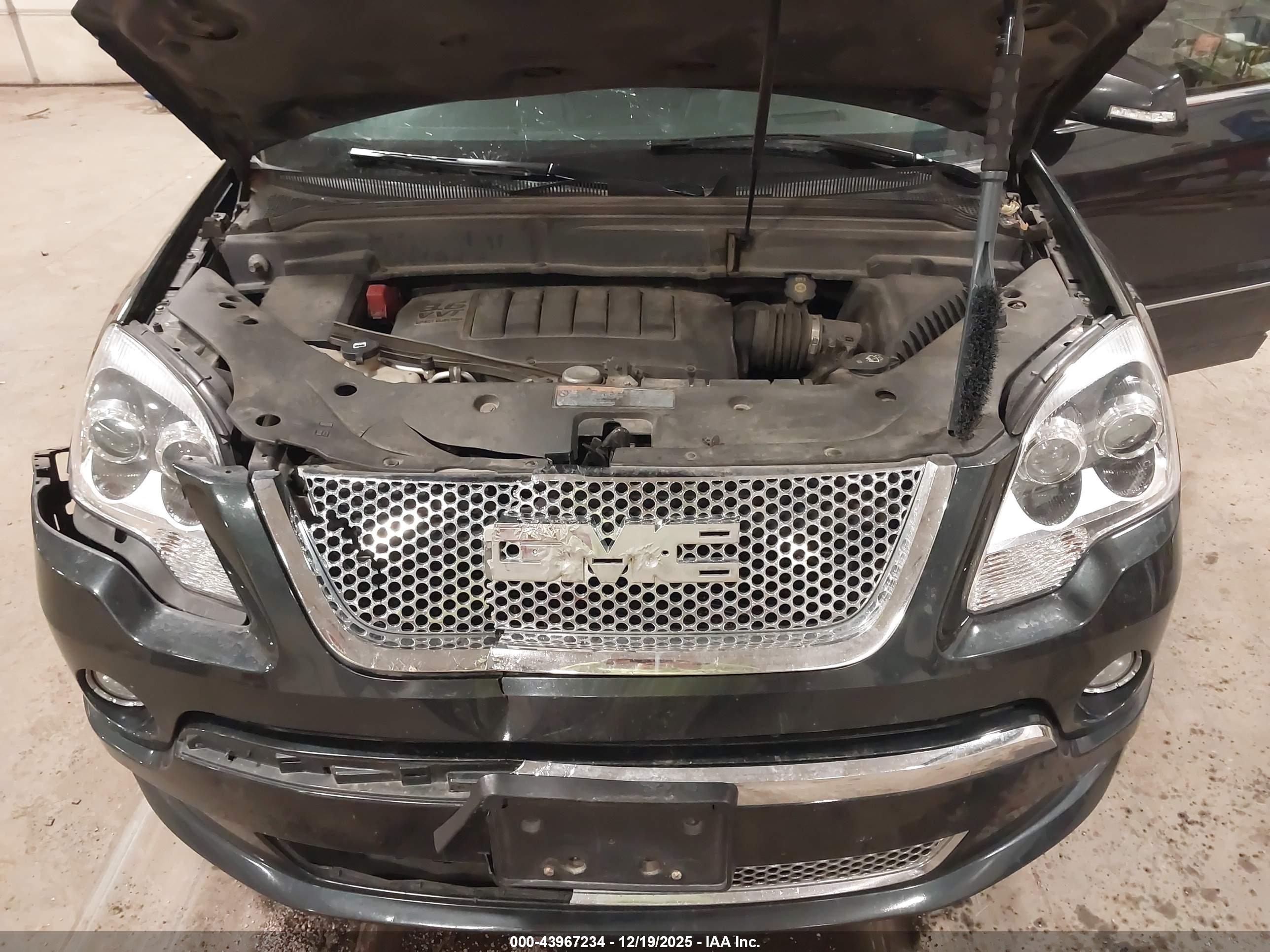 GMC ACADIA image 10