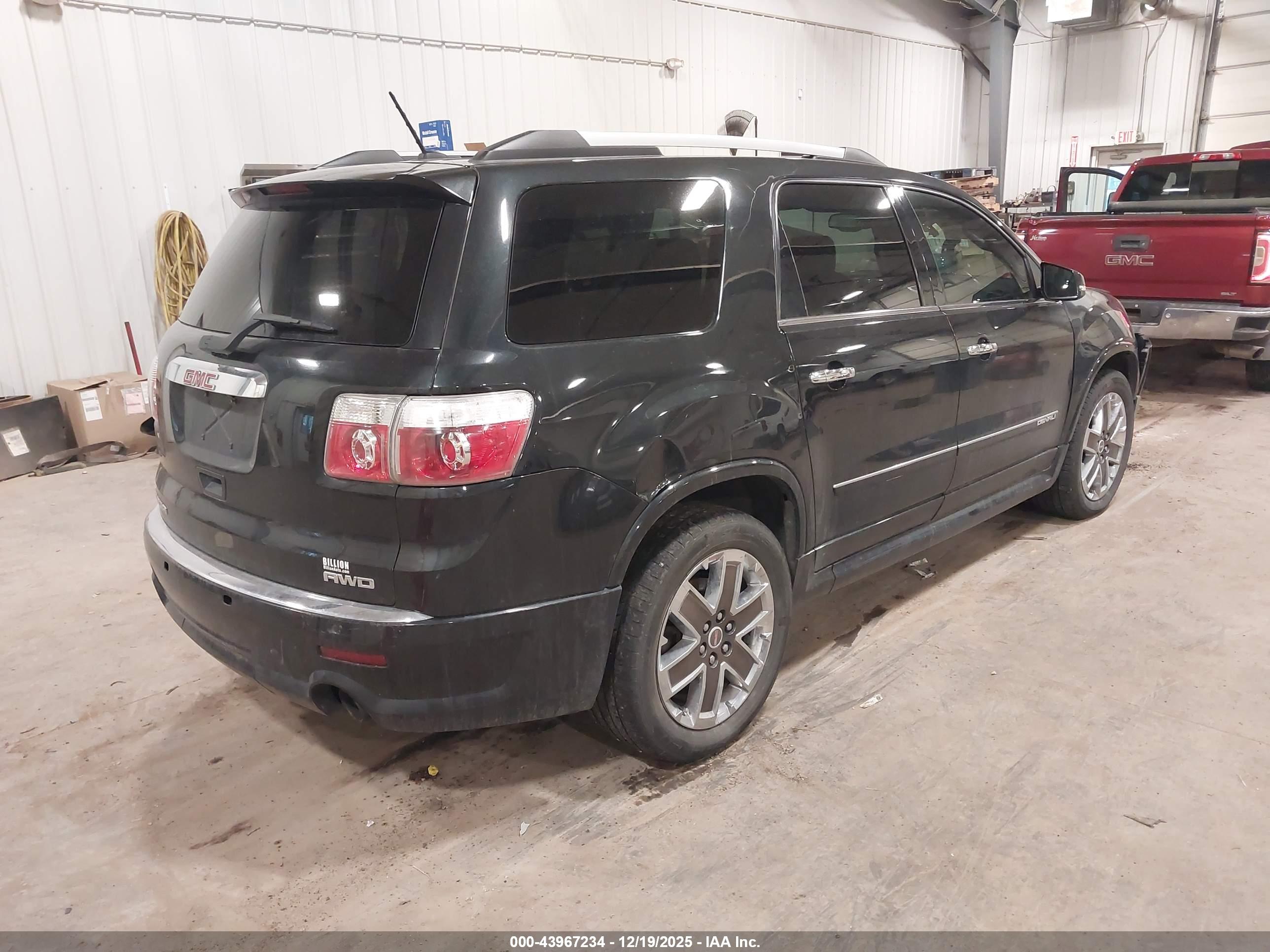 GMC ACADIA image 4