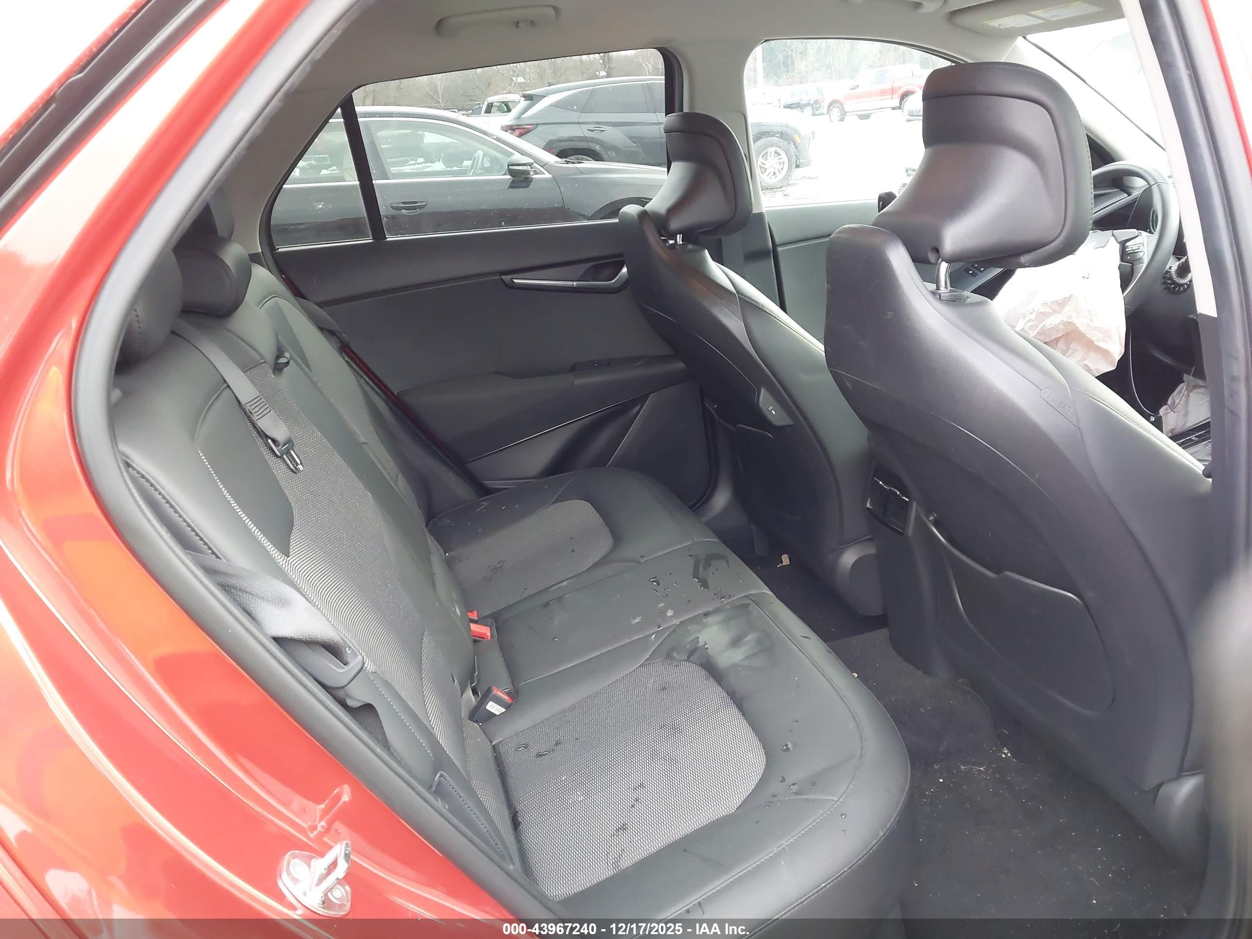 KIA NIRO image 8