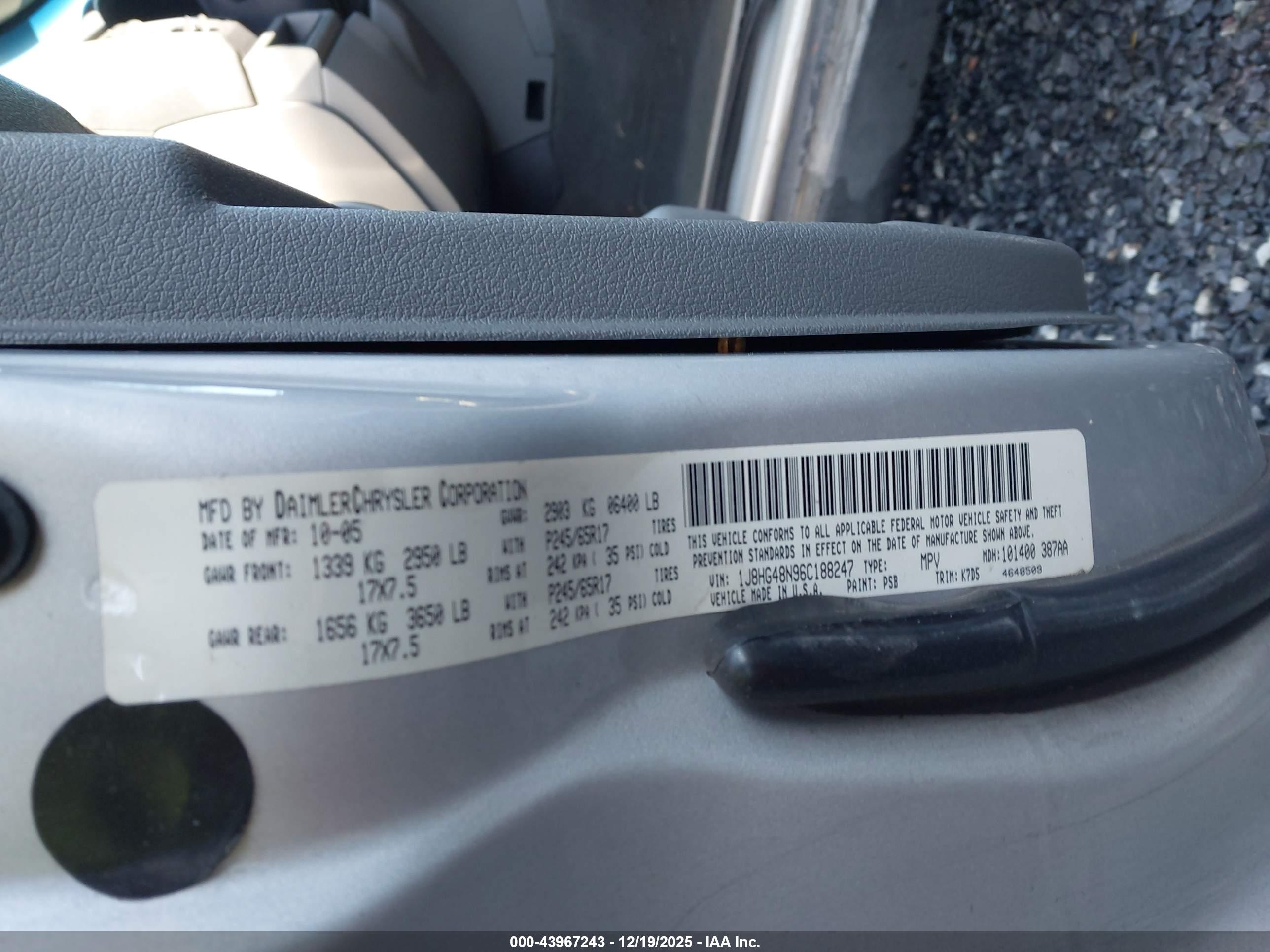JEEP COMMANDER image 9