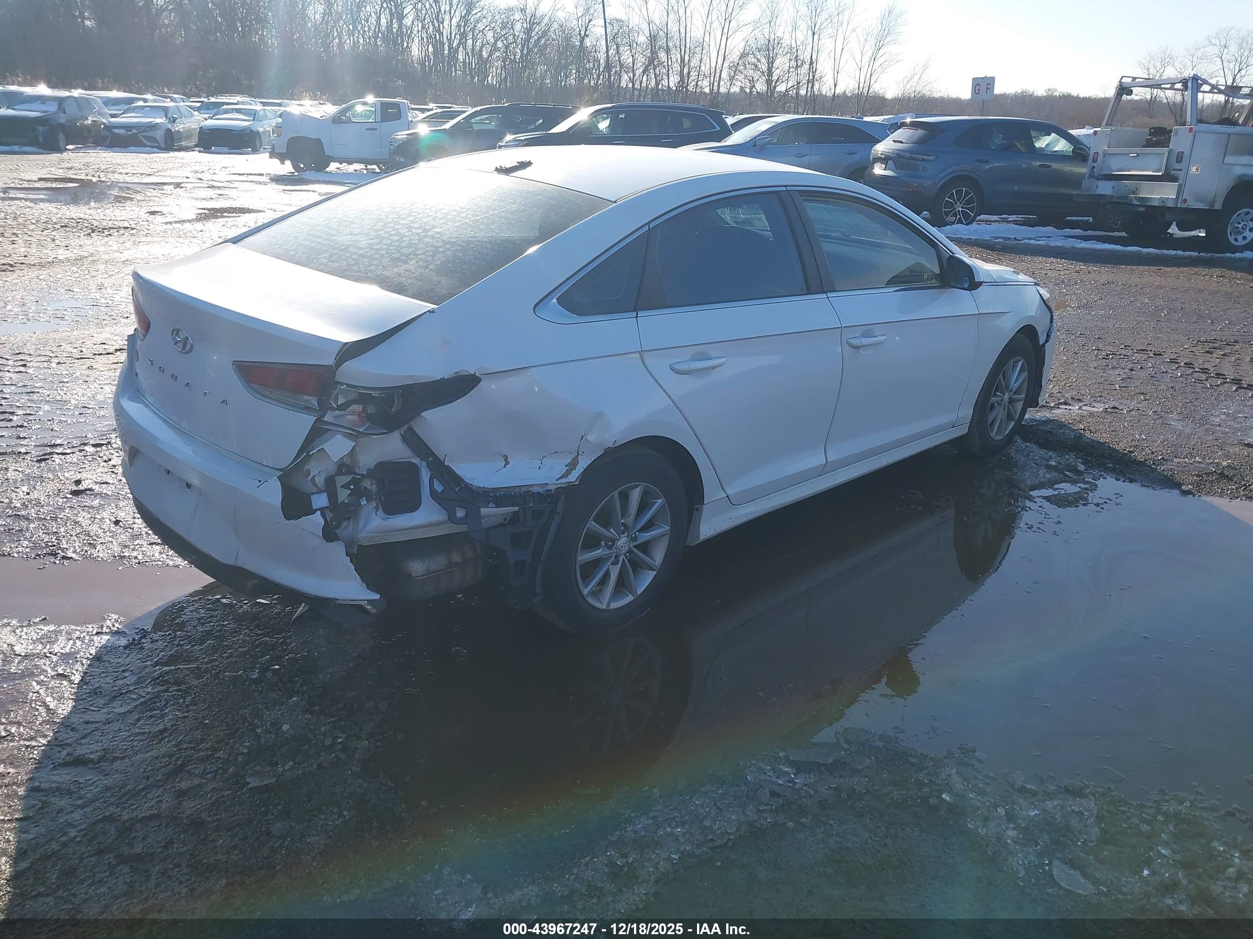 HYUNDAI SONATA image 4
