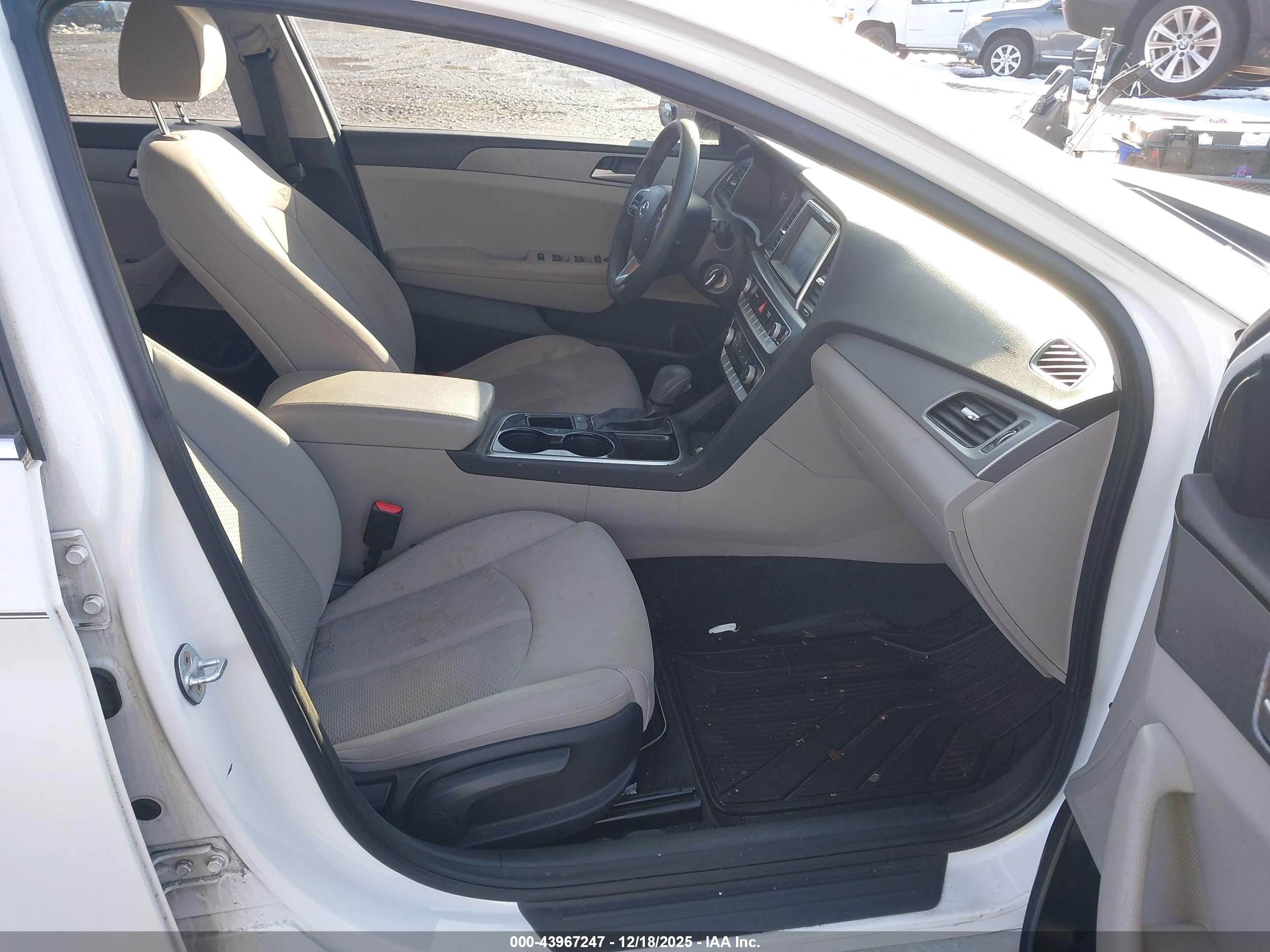HYUNDAI SONATA image 5