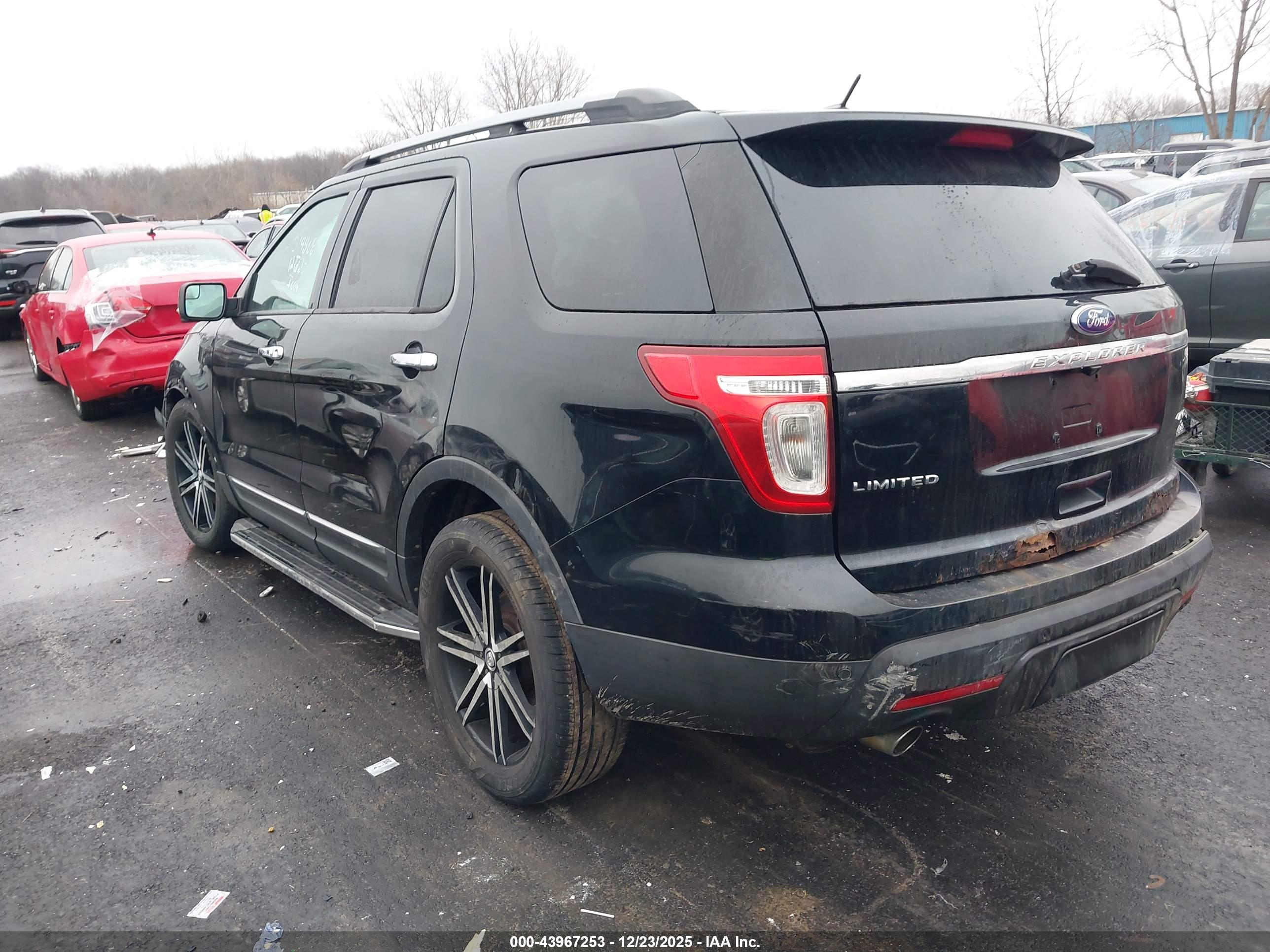 FORD EXPLORER image 3