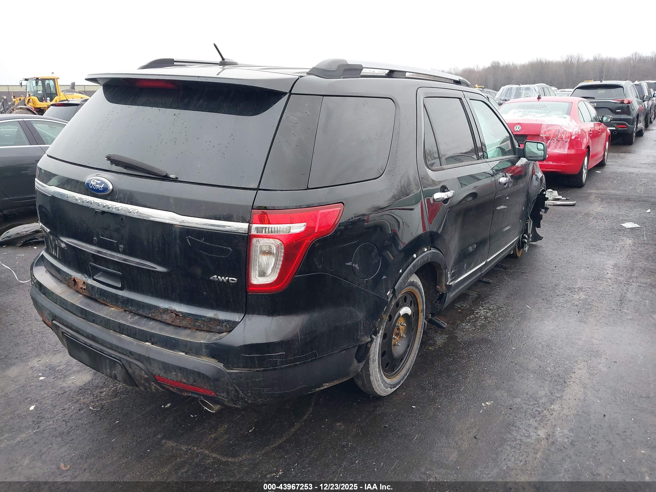 FORD EXPLORER image 4