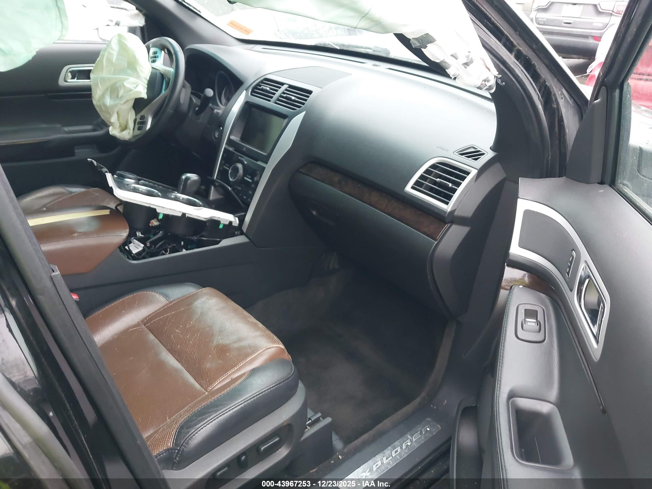 FORD EXPLORER image 5