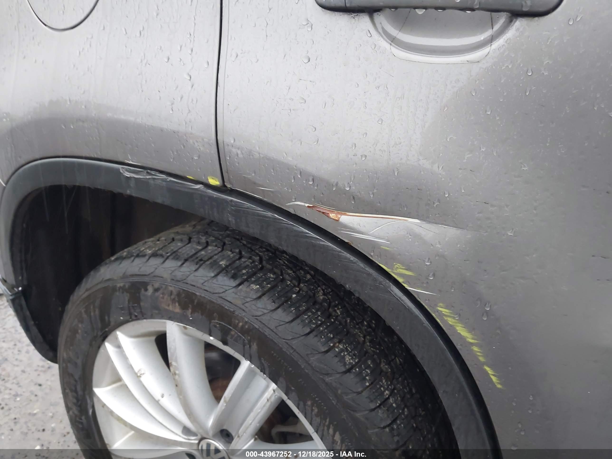 VOLKSWAGEN TIGUAN image 6