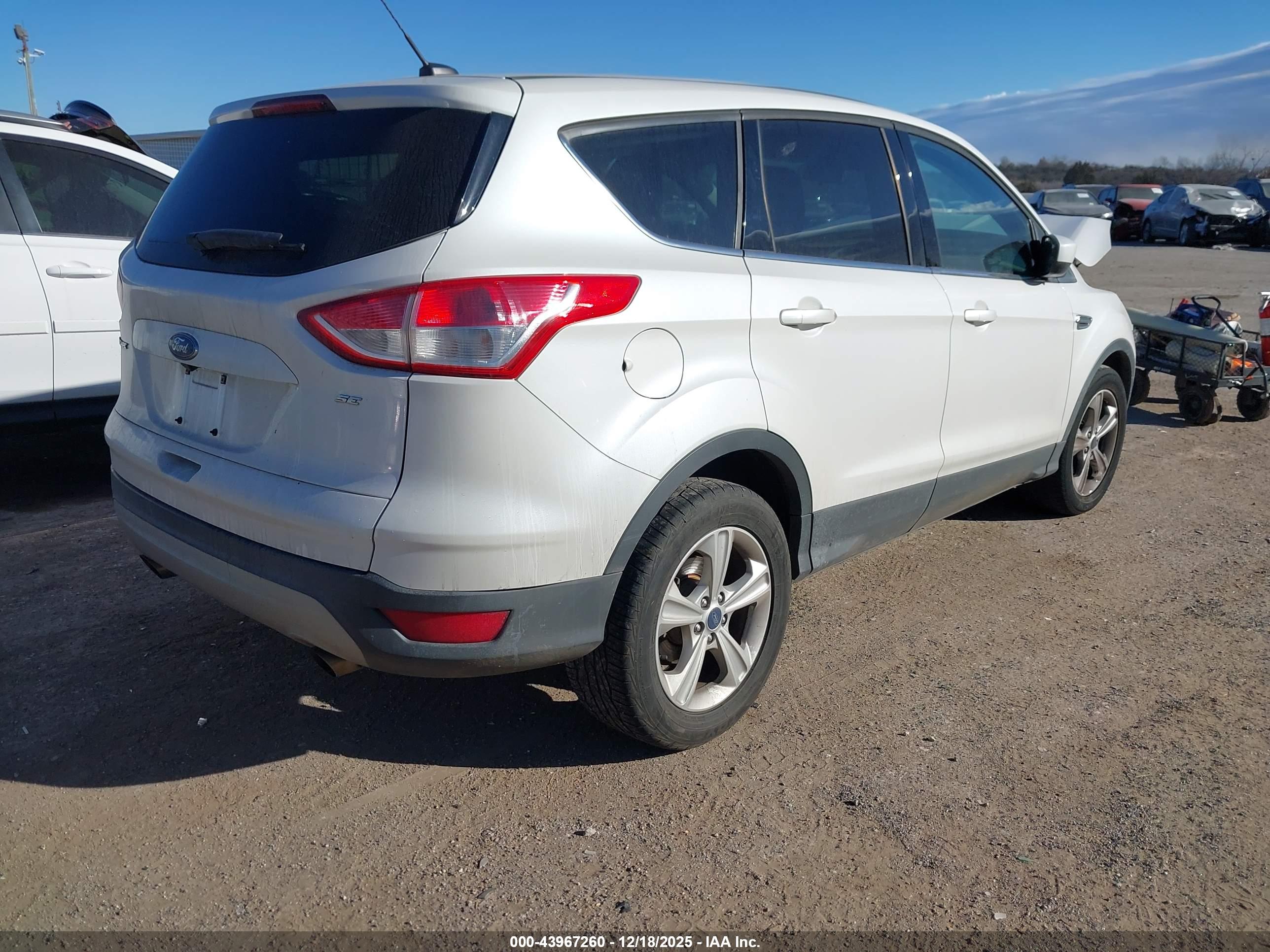 FORD ESCAPE image 4