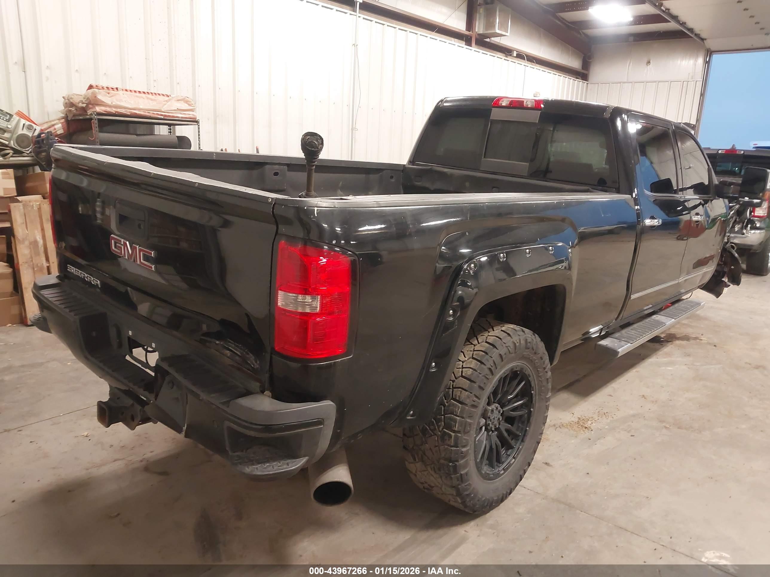 GMC SIERRA image 4