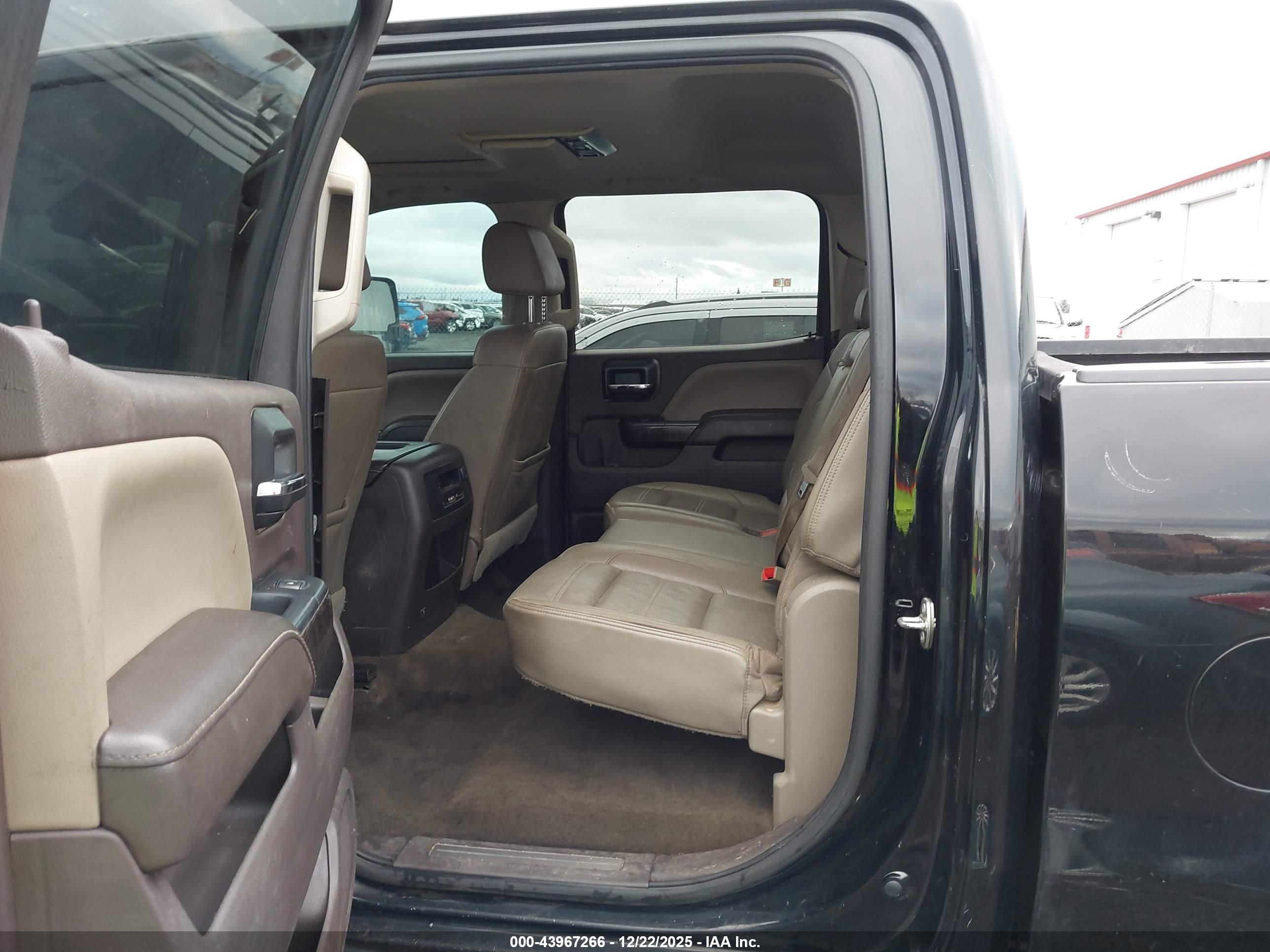 GMC SIERRA image 7