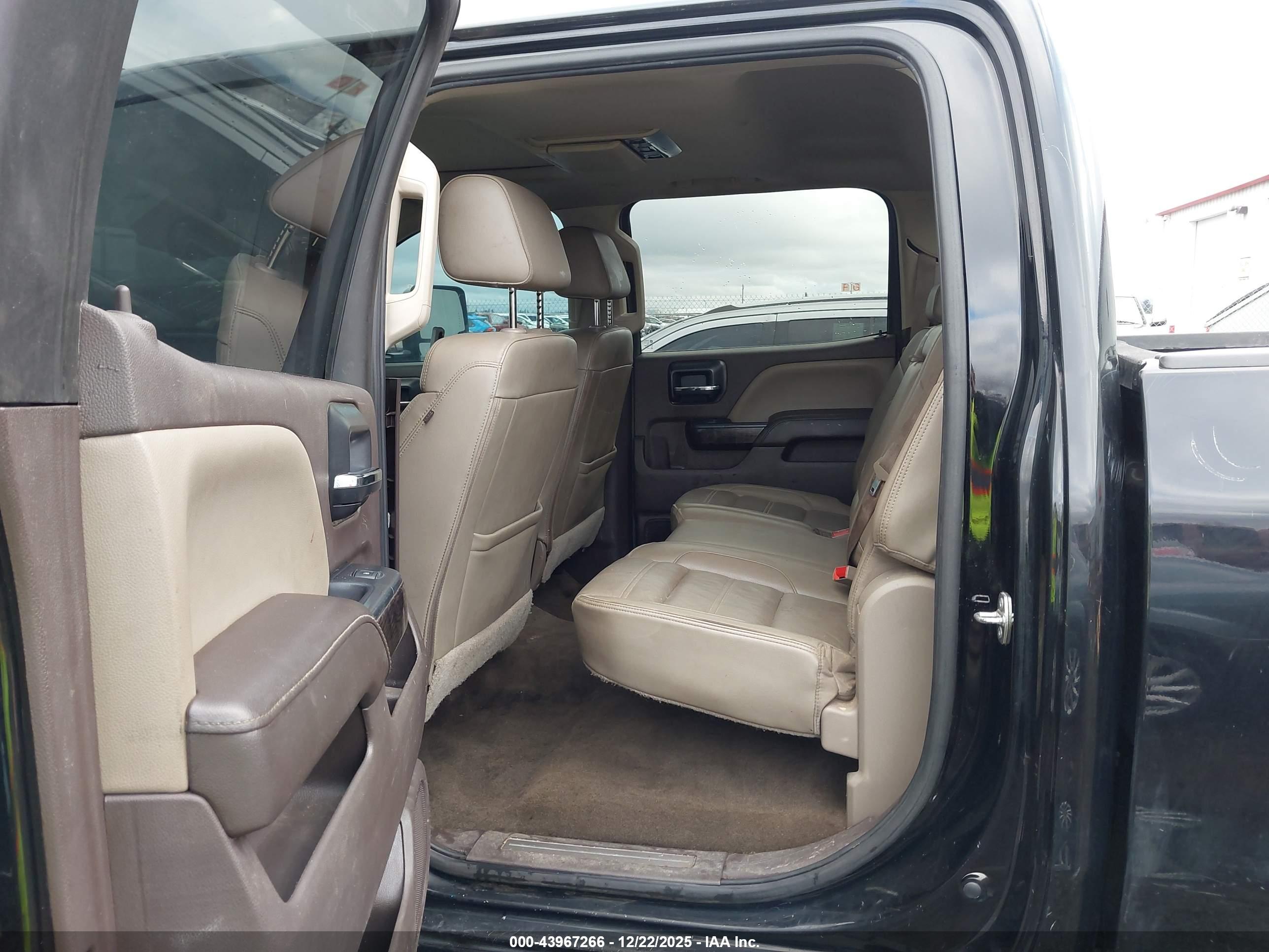 GMC SIERRA image 8