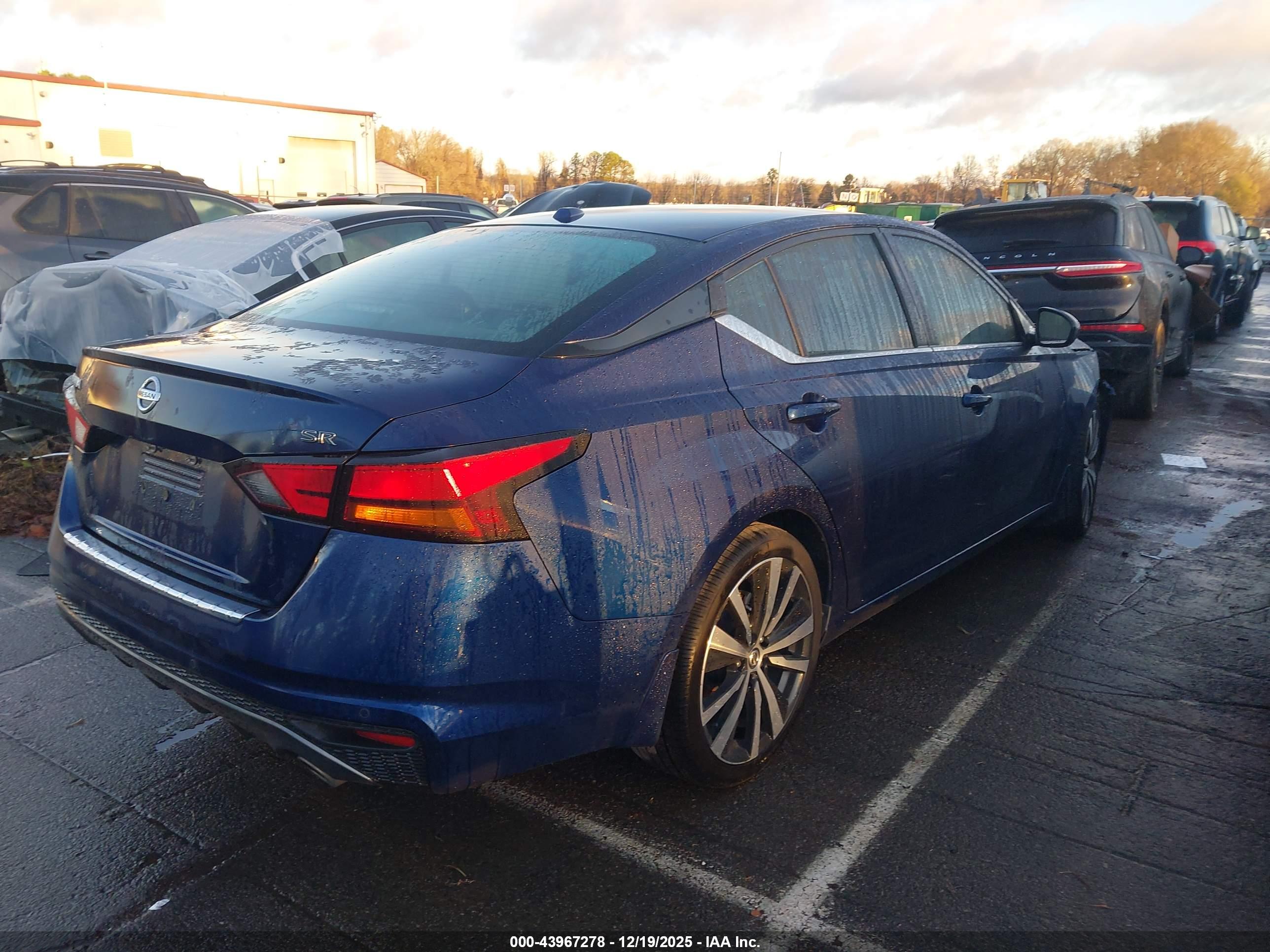 NISSAN ALTIMA image 4