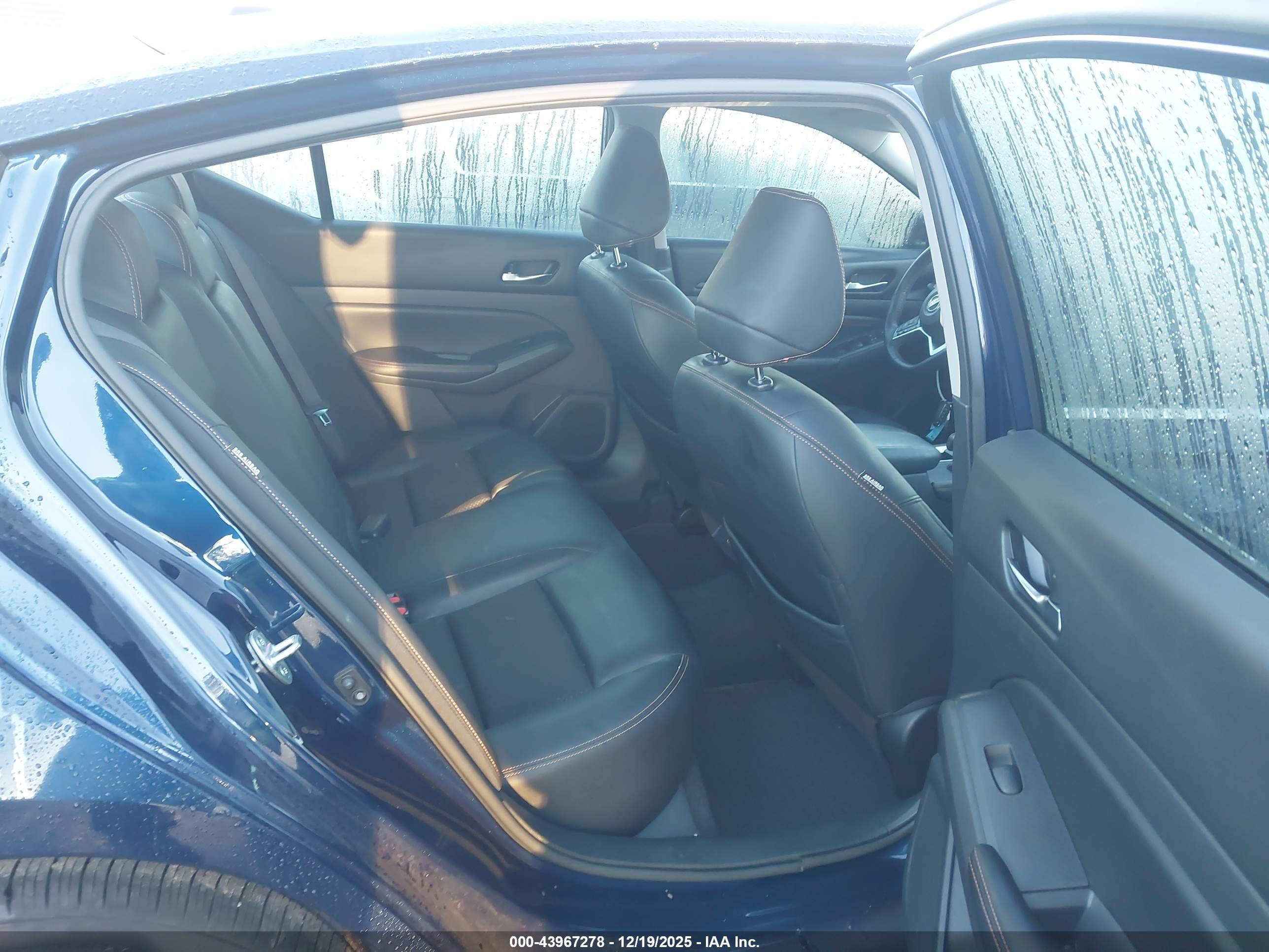 NISSAN ALTIMA image 8