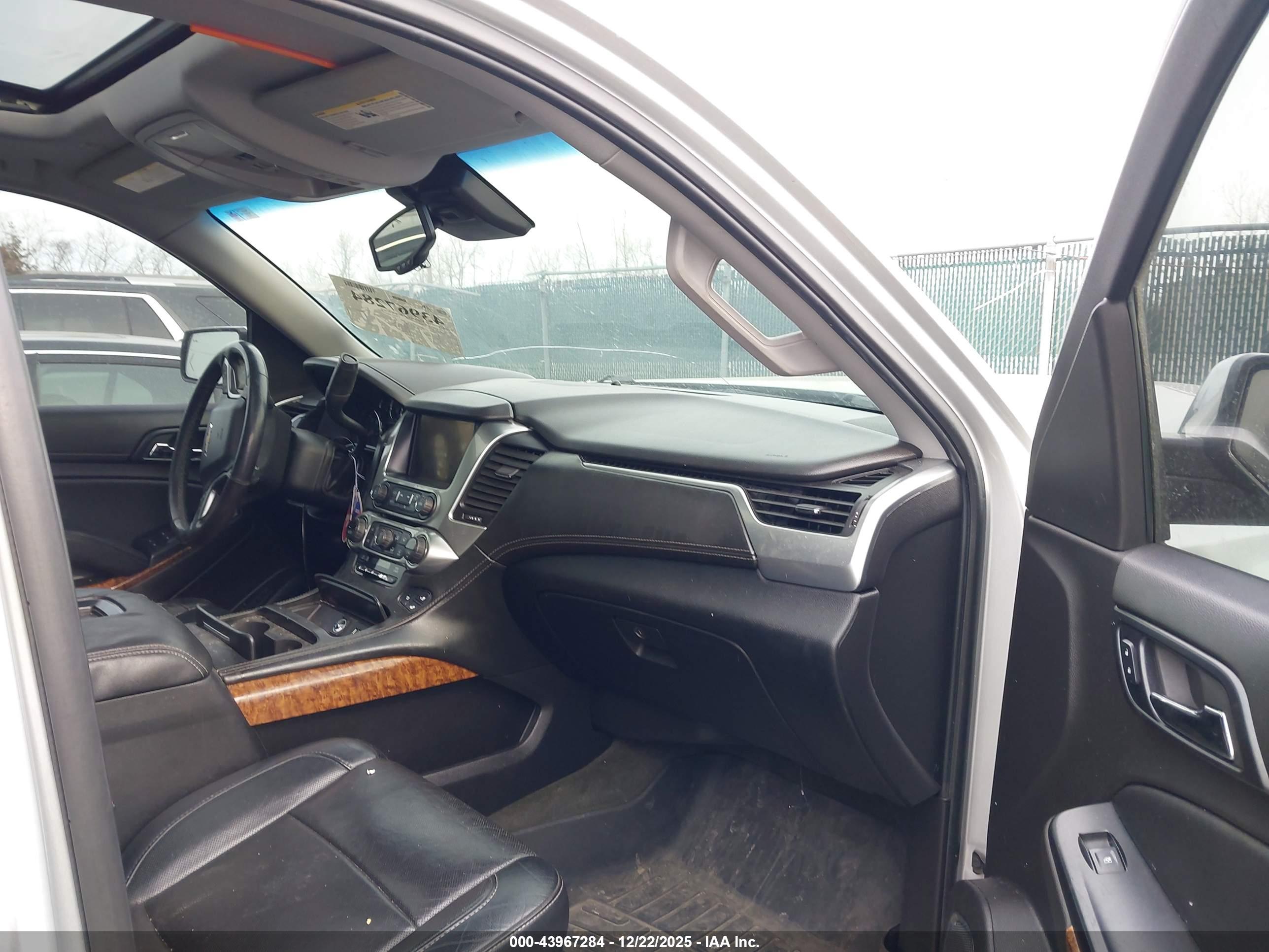 CHEVROLET TAHOE image 5