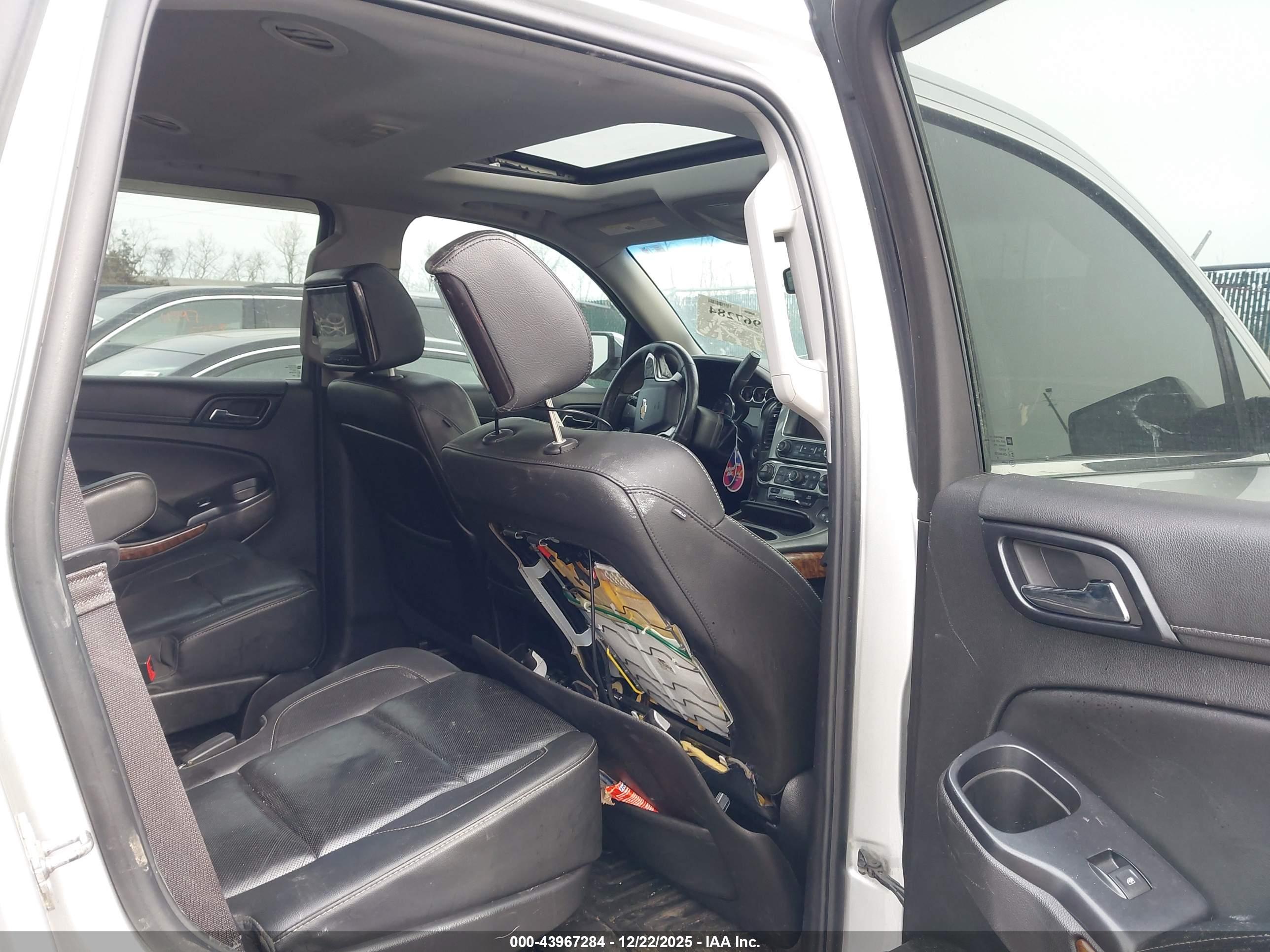 CHEVROLET TAHOE image 8