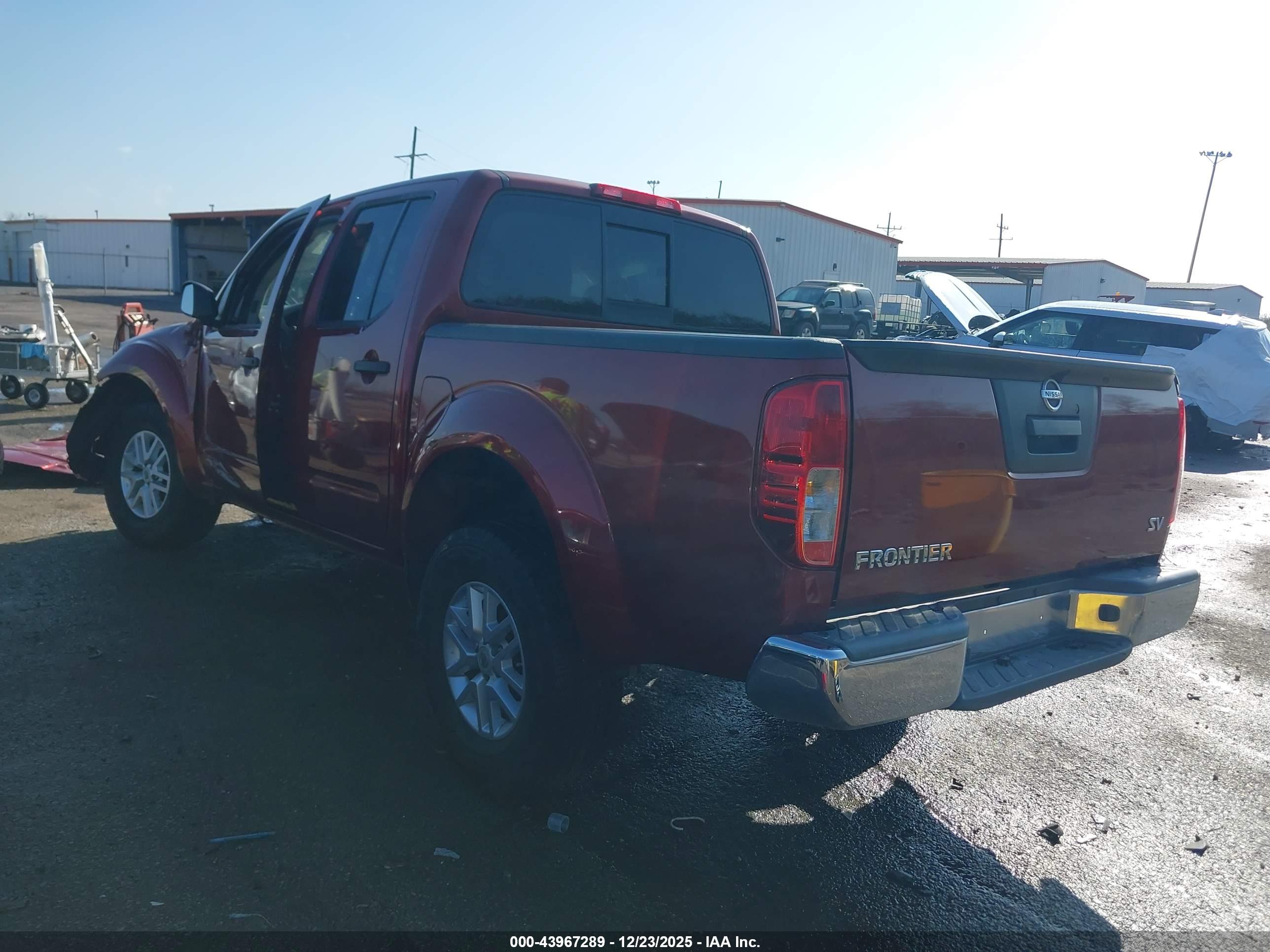 NISSAN FRONTIER image 3