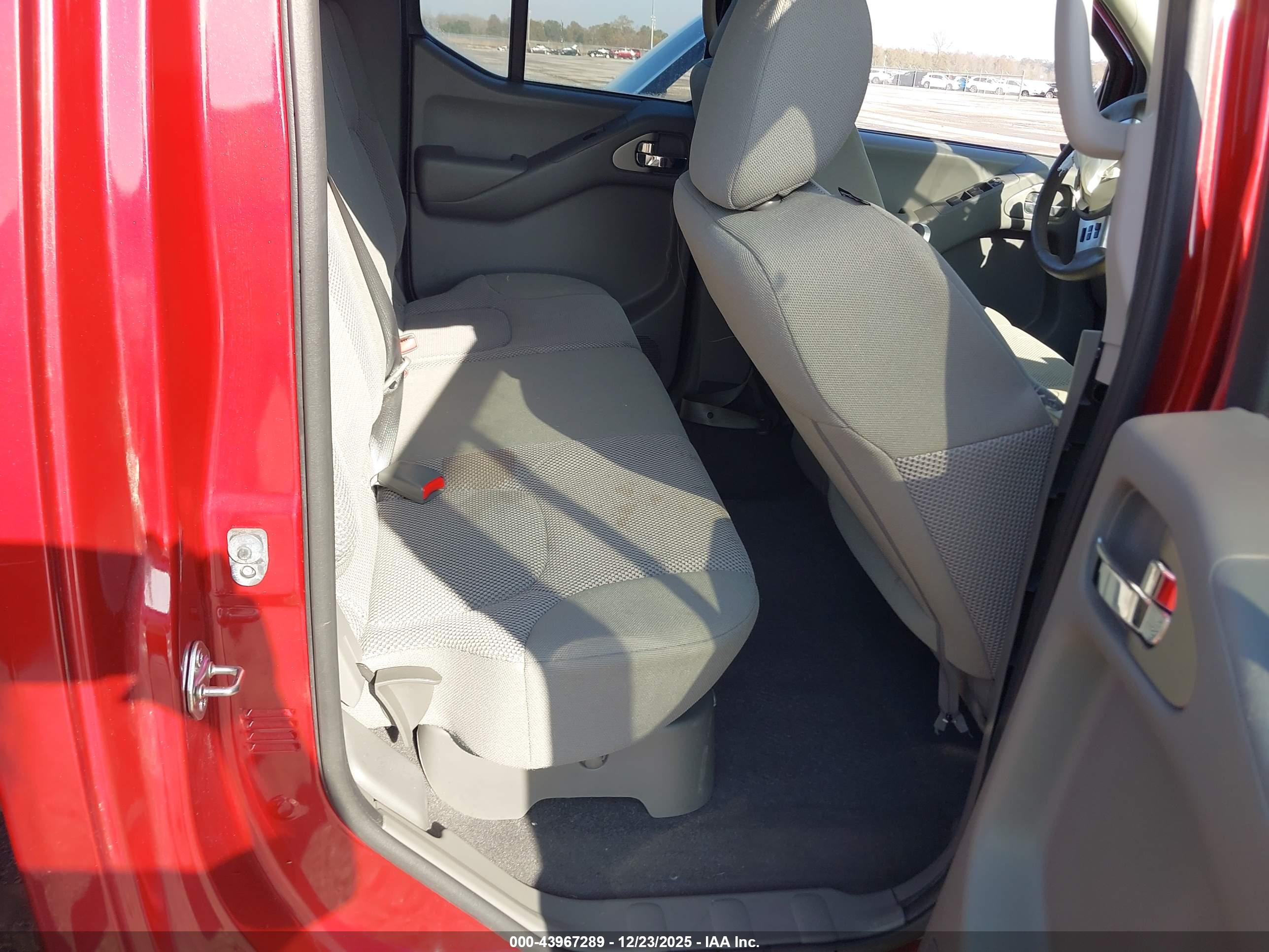 NISSAN FRONTIER image 8