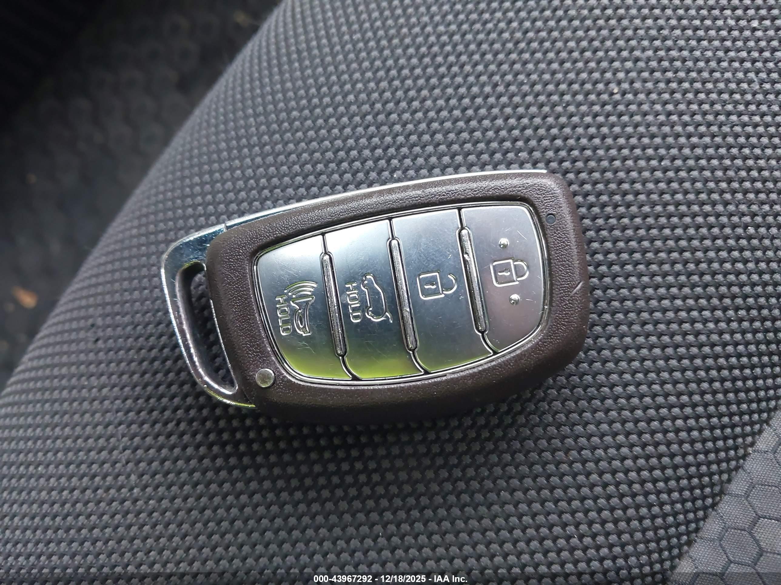 HYUNDAI IONIQ image 11