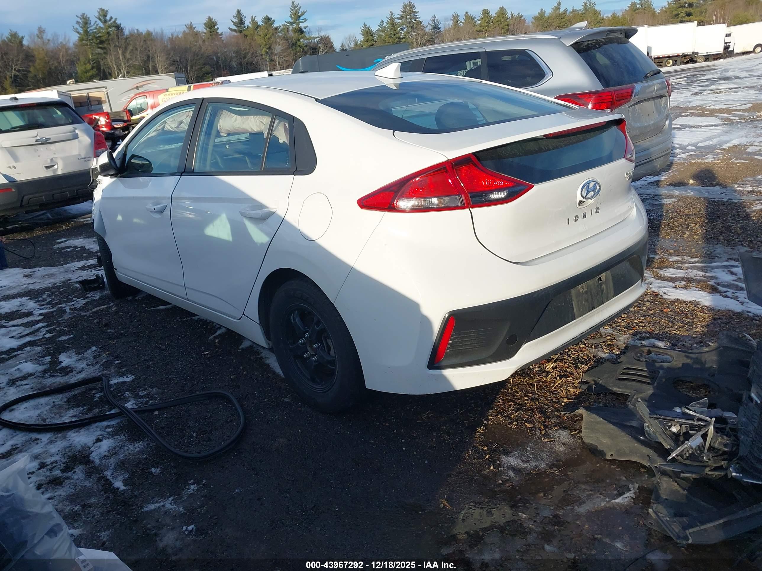 HYUNDAI IONIQ image 3