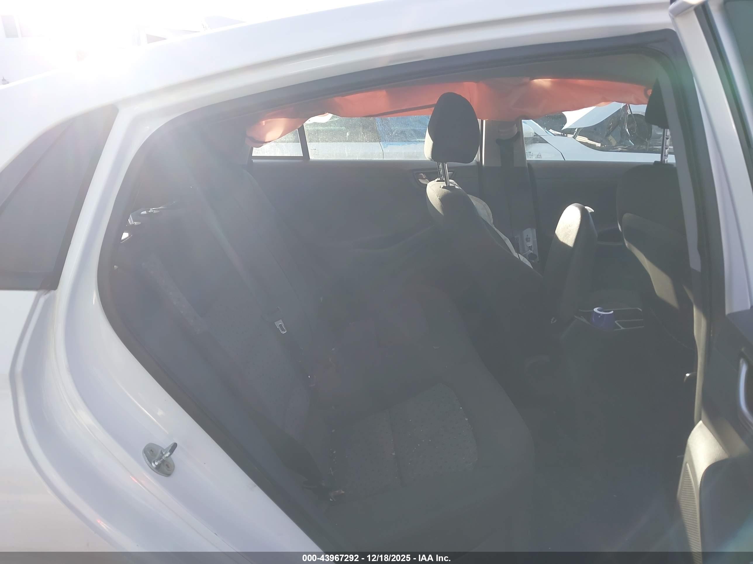 HYUNDAI IONIQ image 8