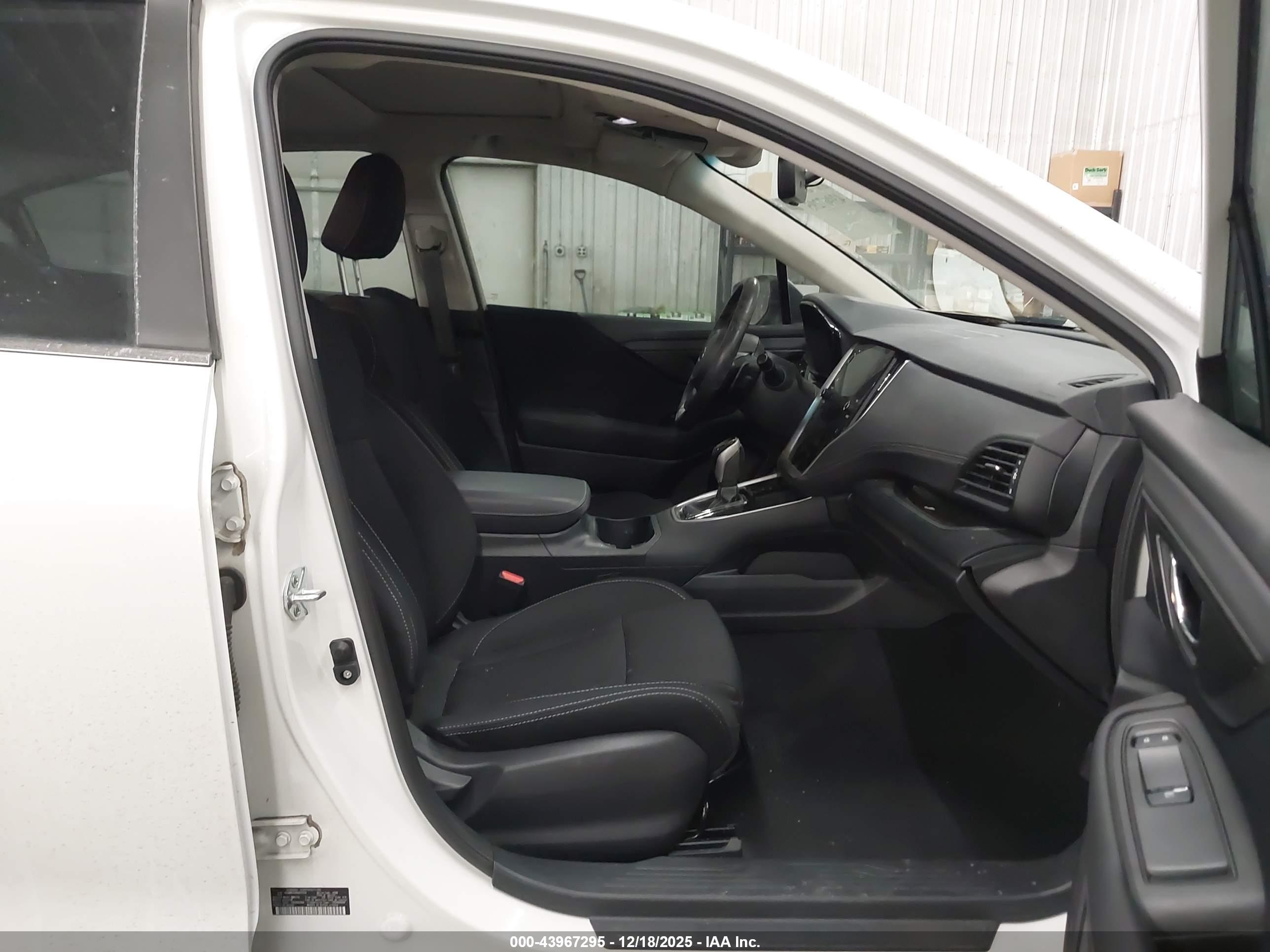 SUBARU LEGACY image 5