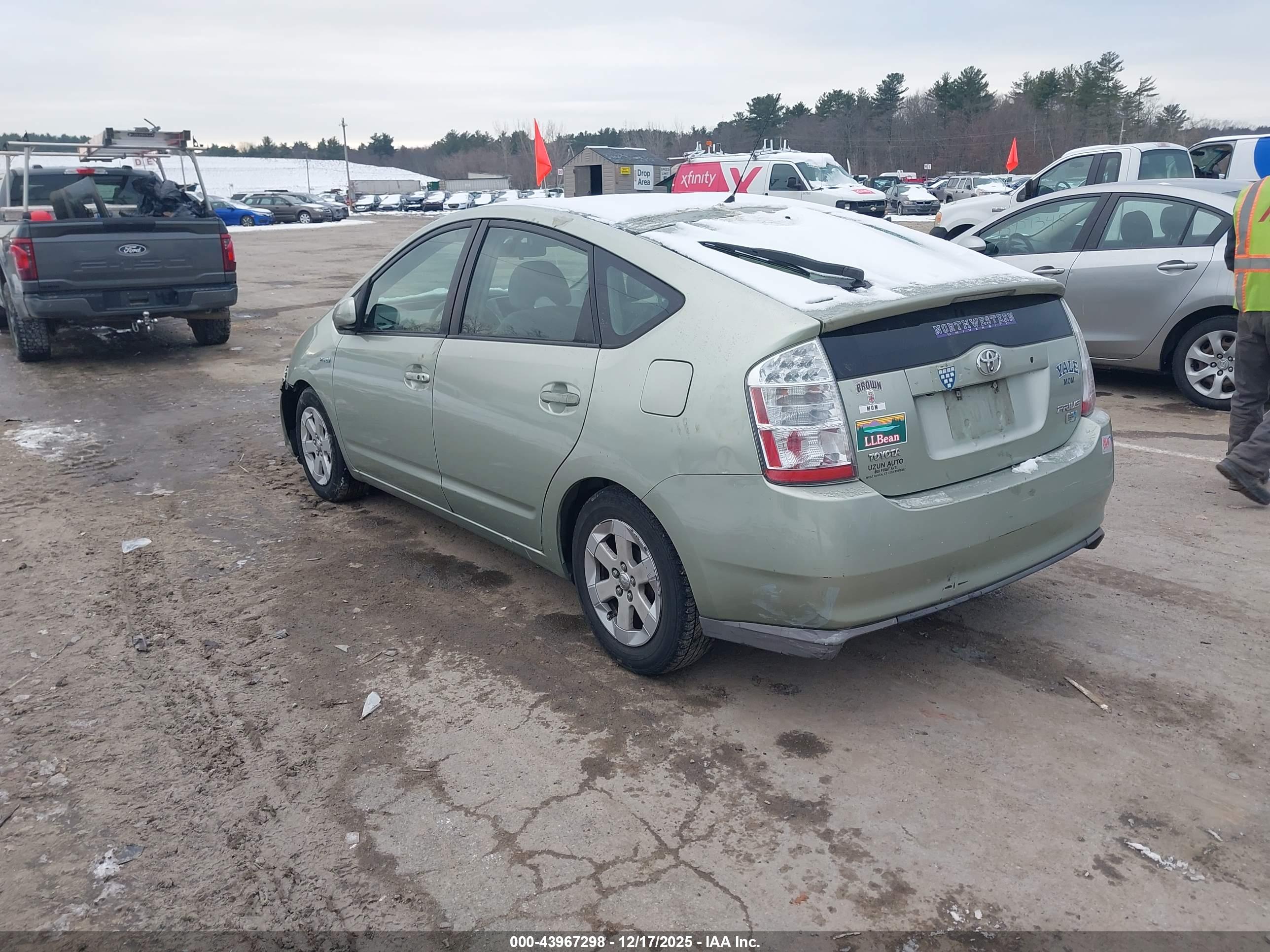 TOYOTA PRIUS image 3