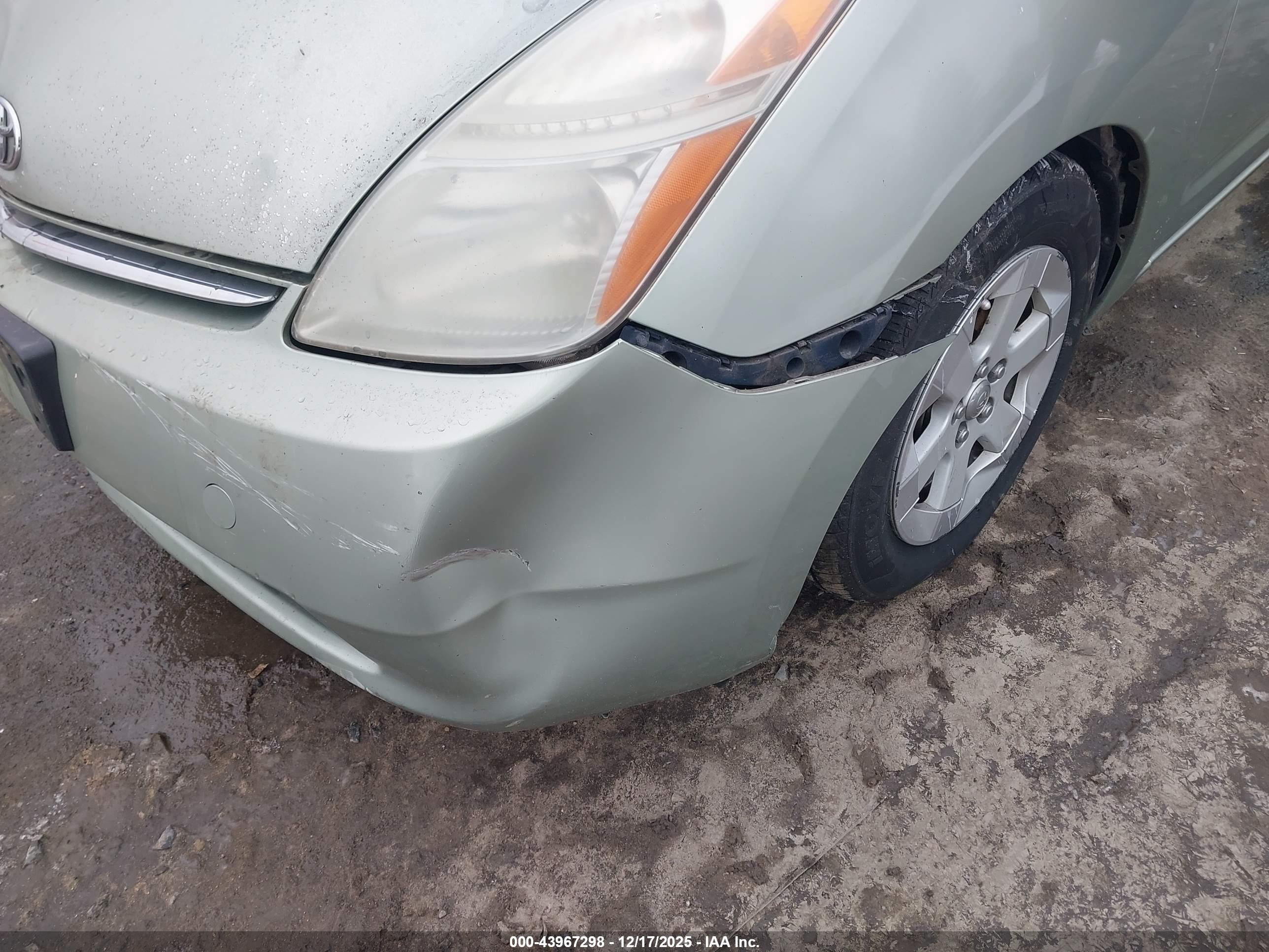 TOYOTA PRIUS image 6