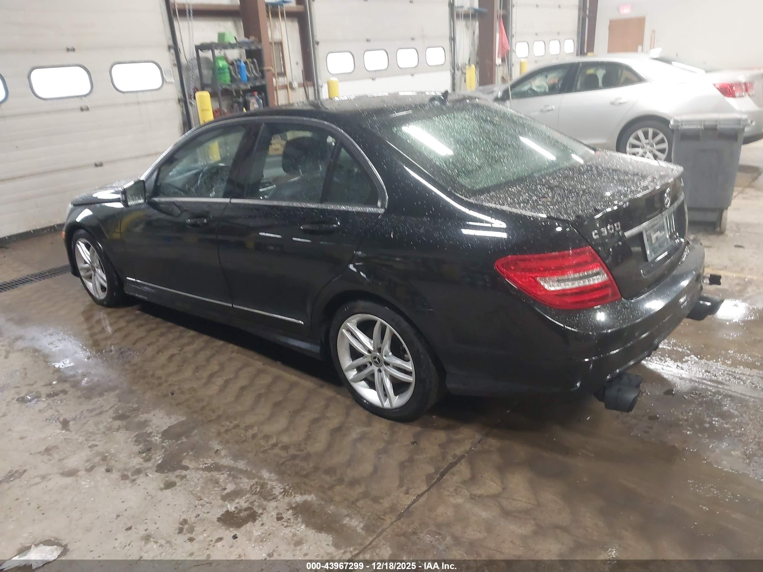MERCEDES-BENZ C image 3