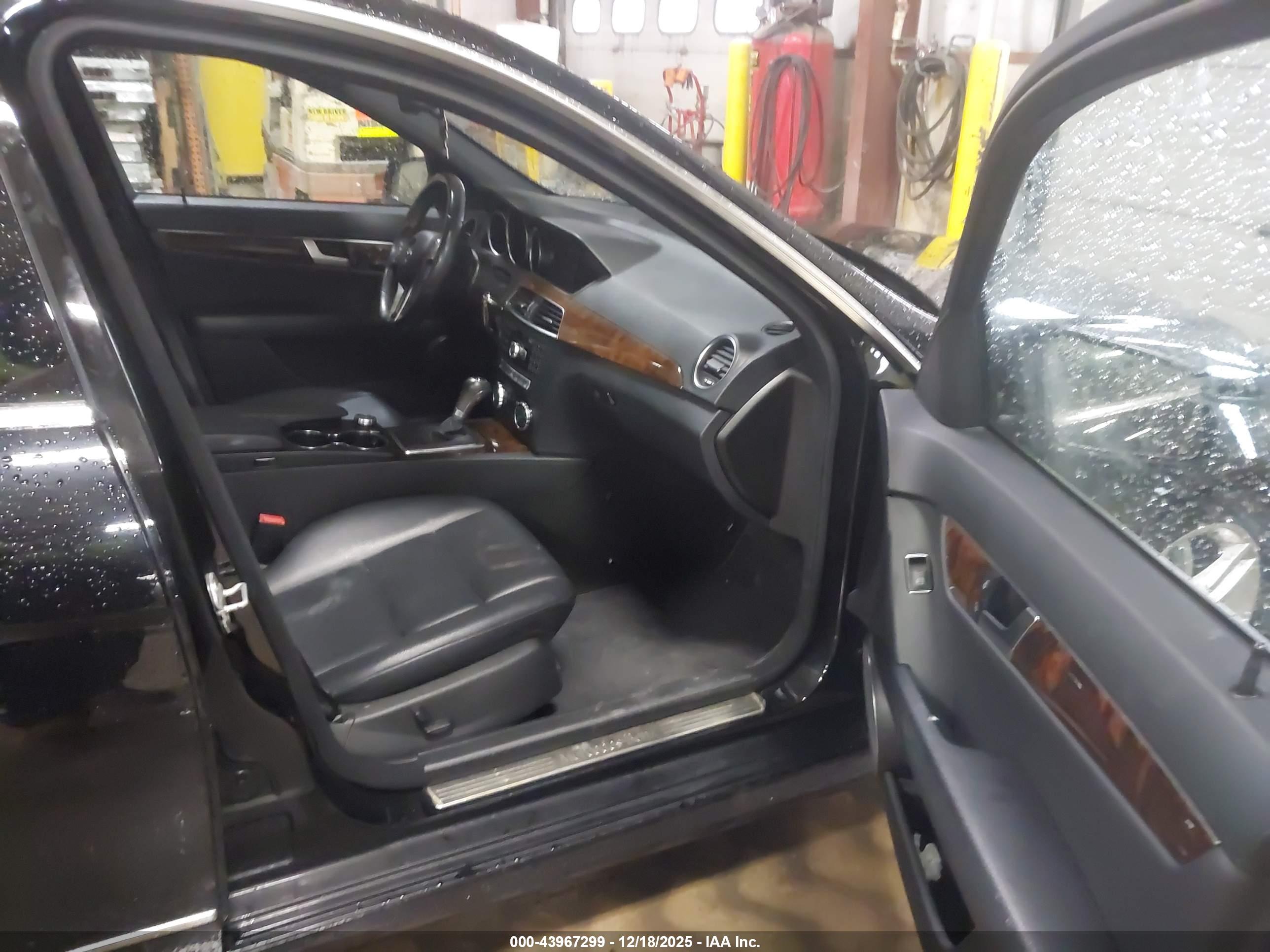 MERCEDES-BENZ C image 5