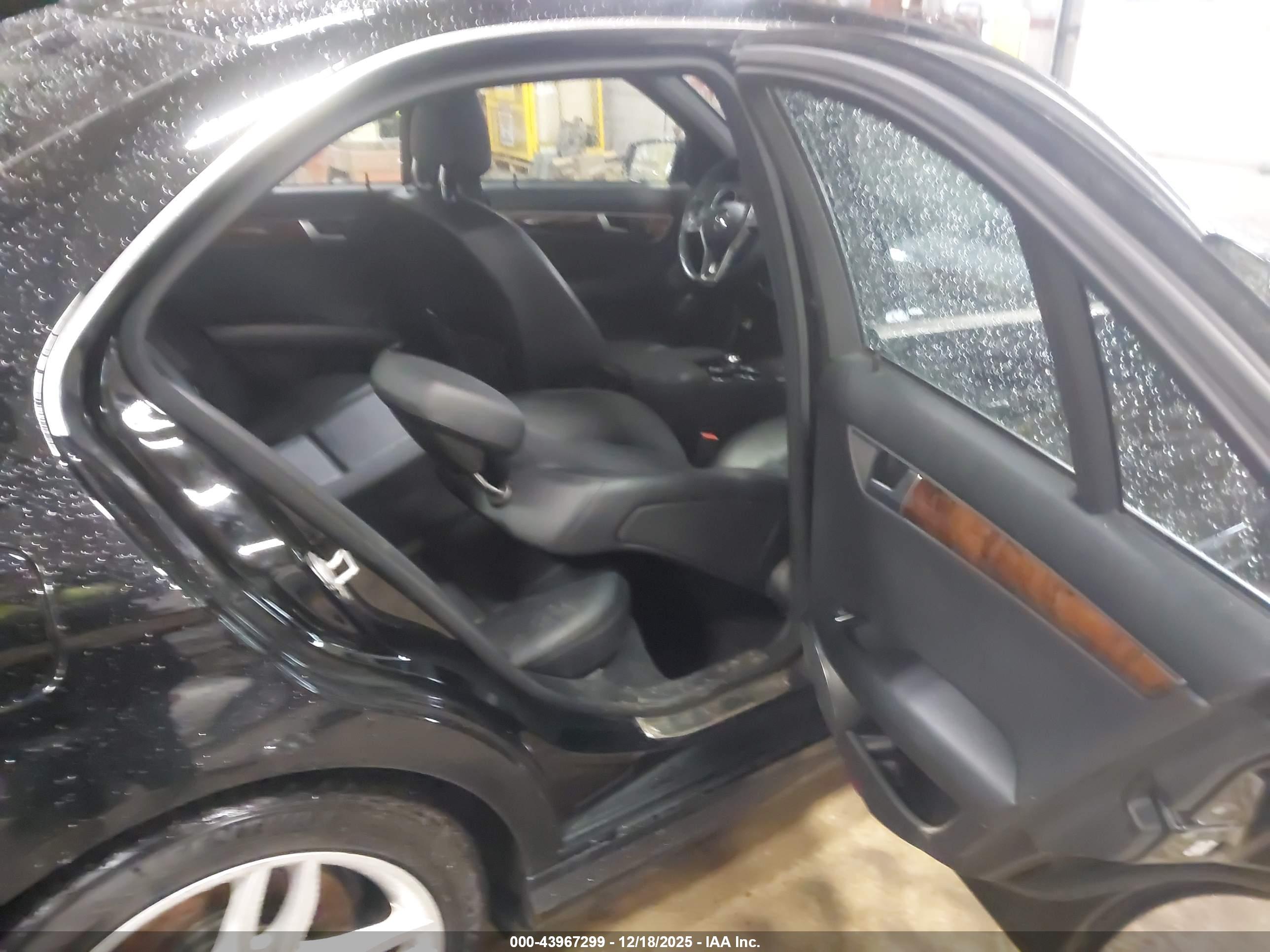 MERCEDES-BENZ C image 8