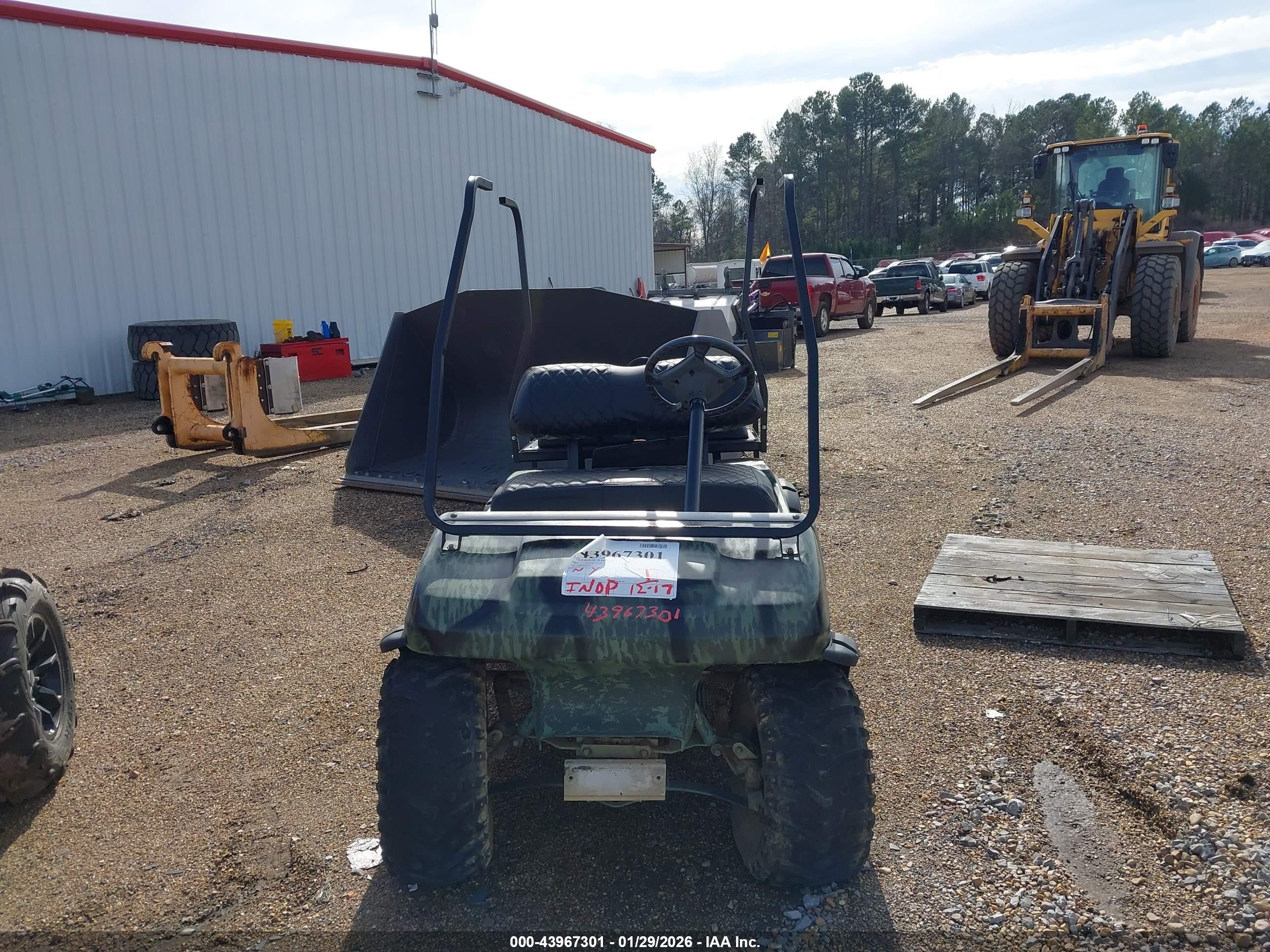 CLUB CAR image 6