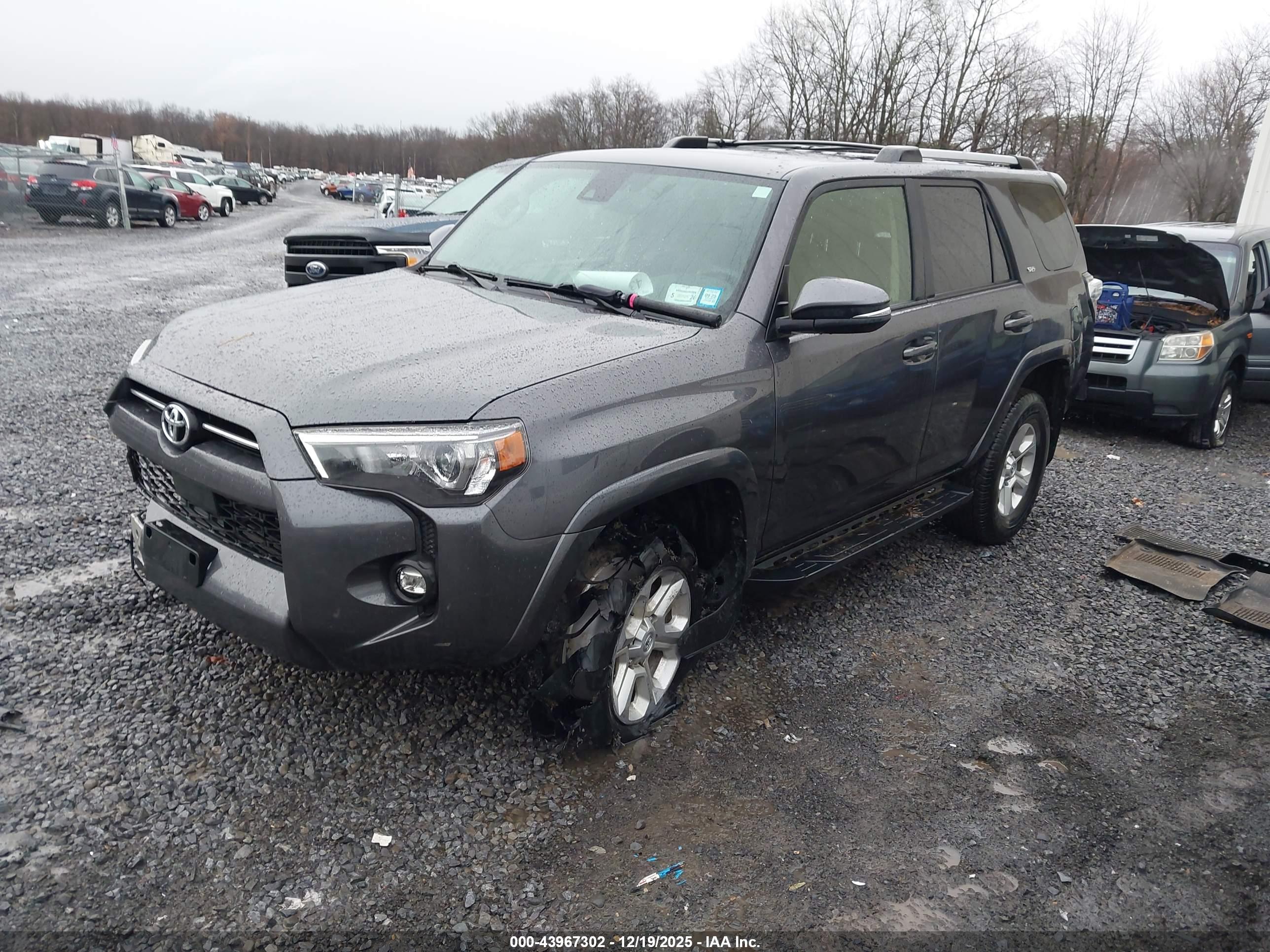 TOYOTA 4RUNNER image 2