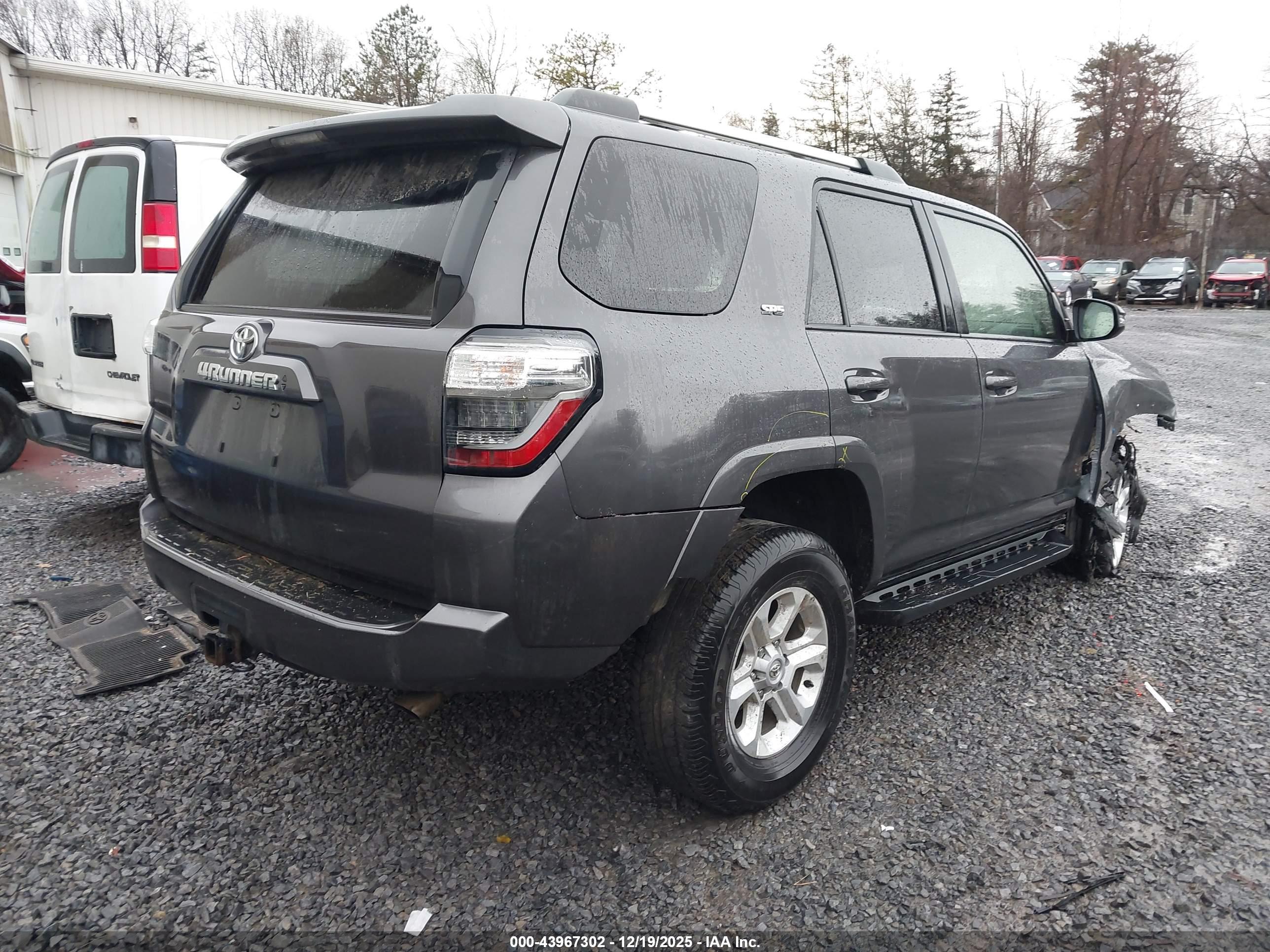 TOYOTA 4RUNNER image 4