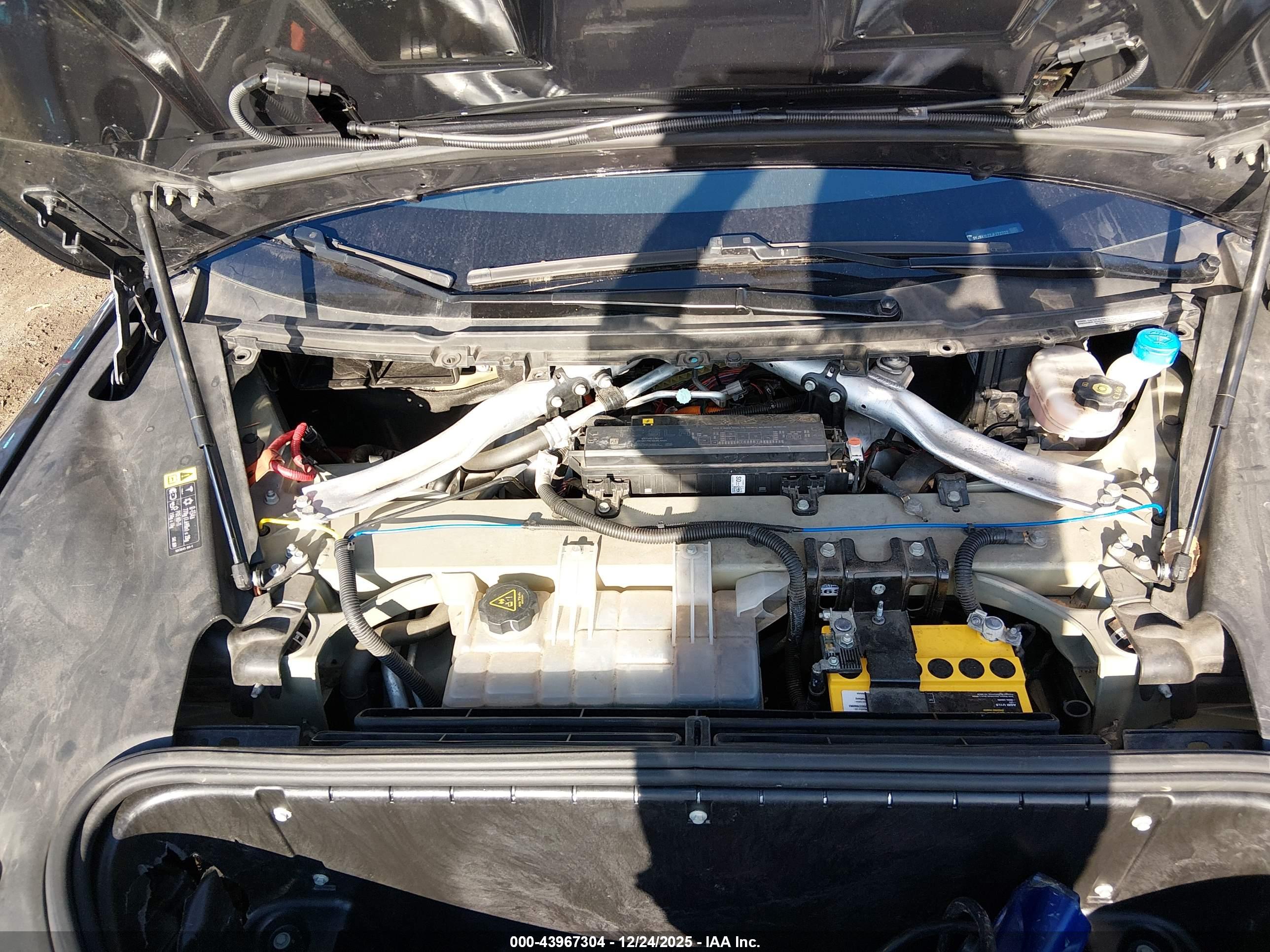 TESLA MODEL image 10
